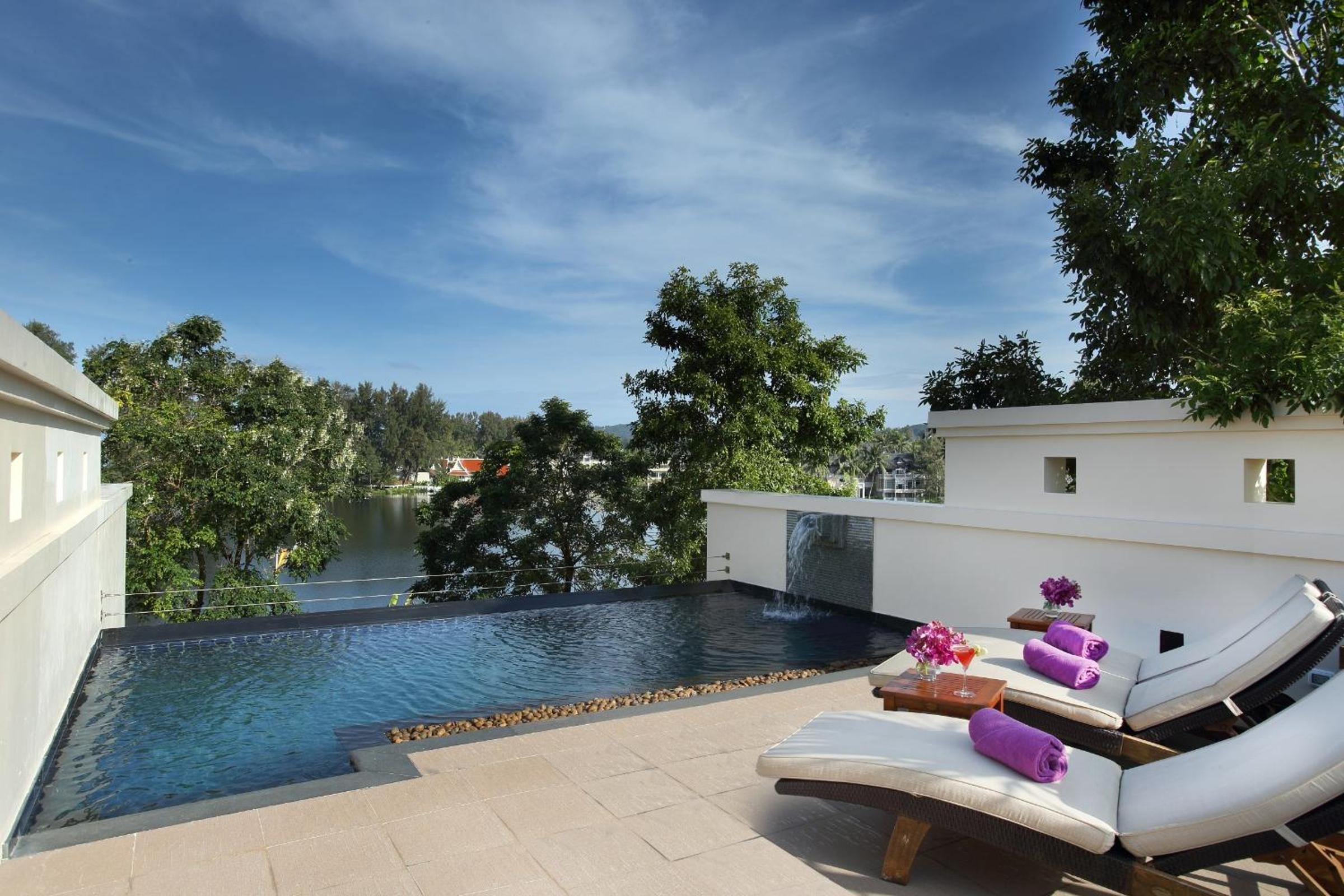 Two-Bedroom Villa - Photo 3