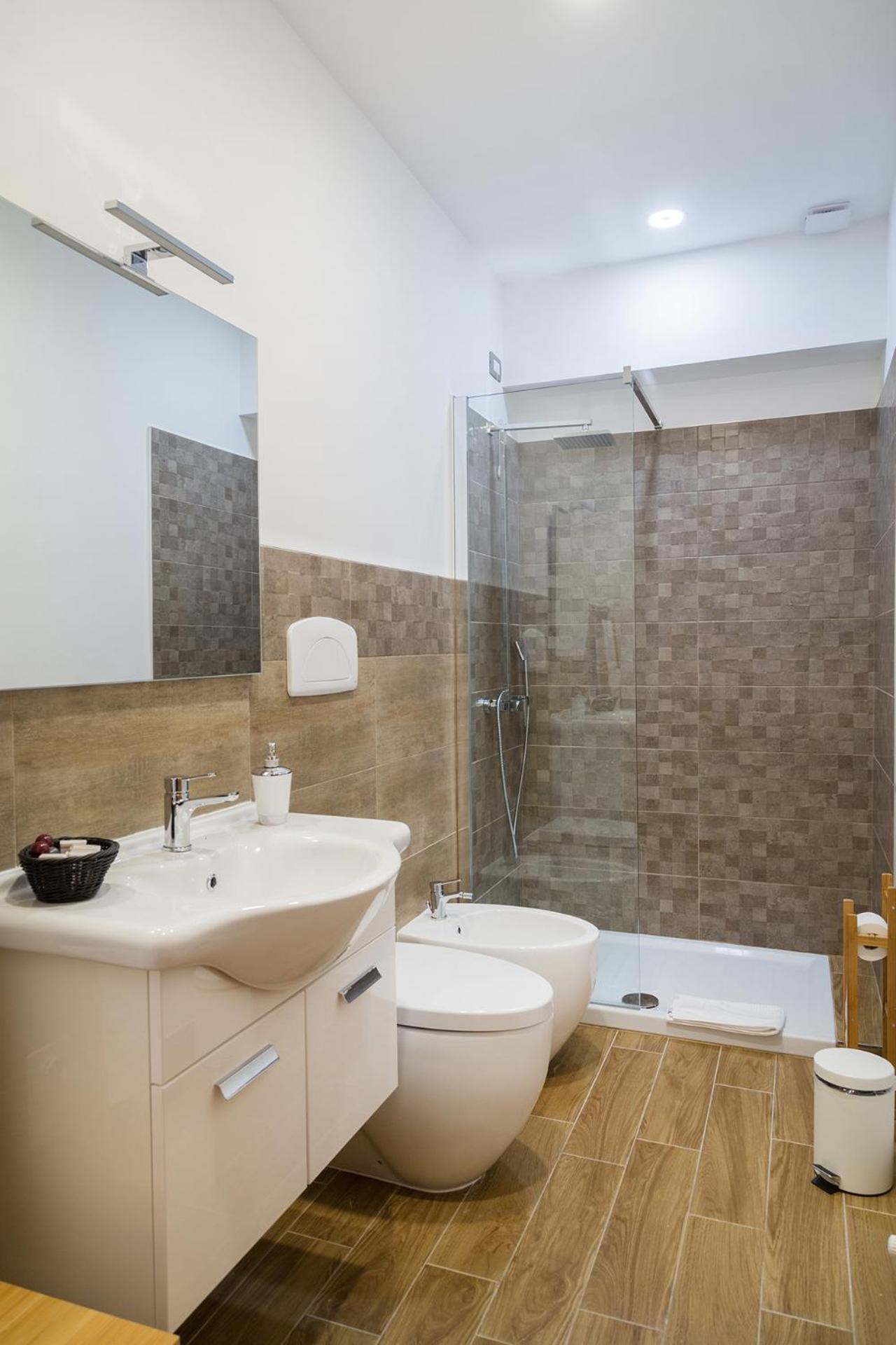 Large Double Room photo 2