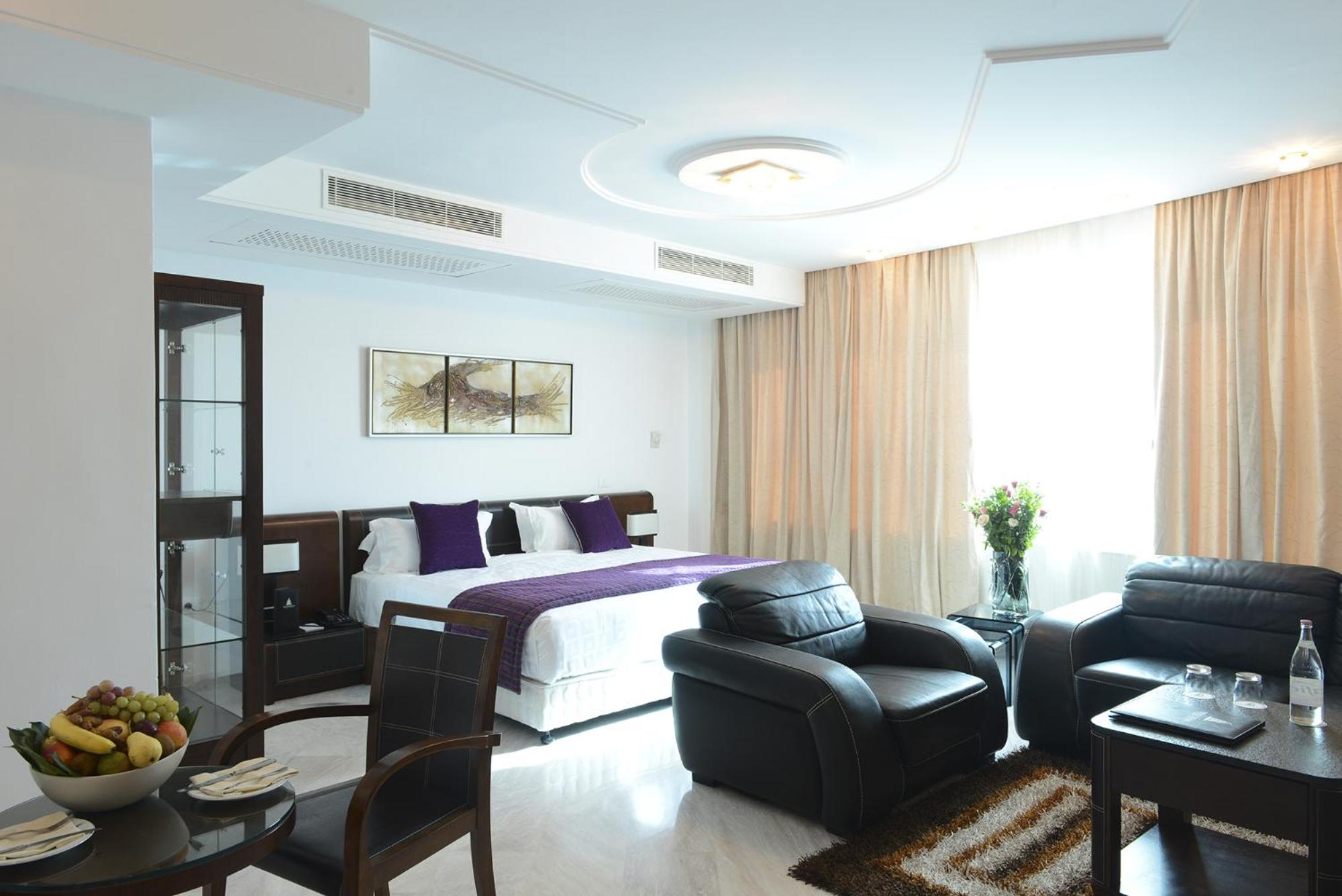 Deluxe Double Room - Photo 9