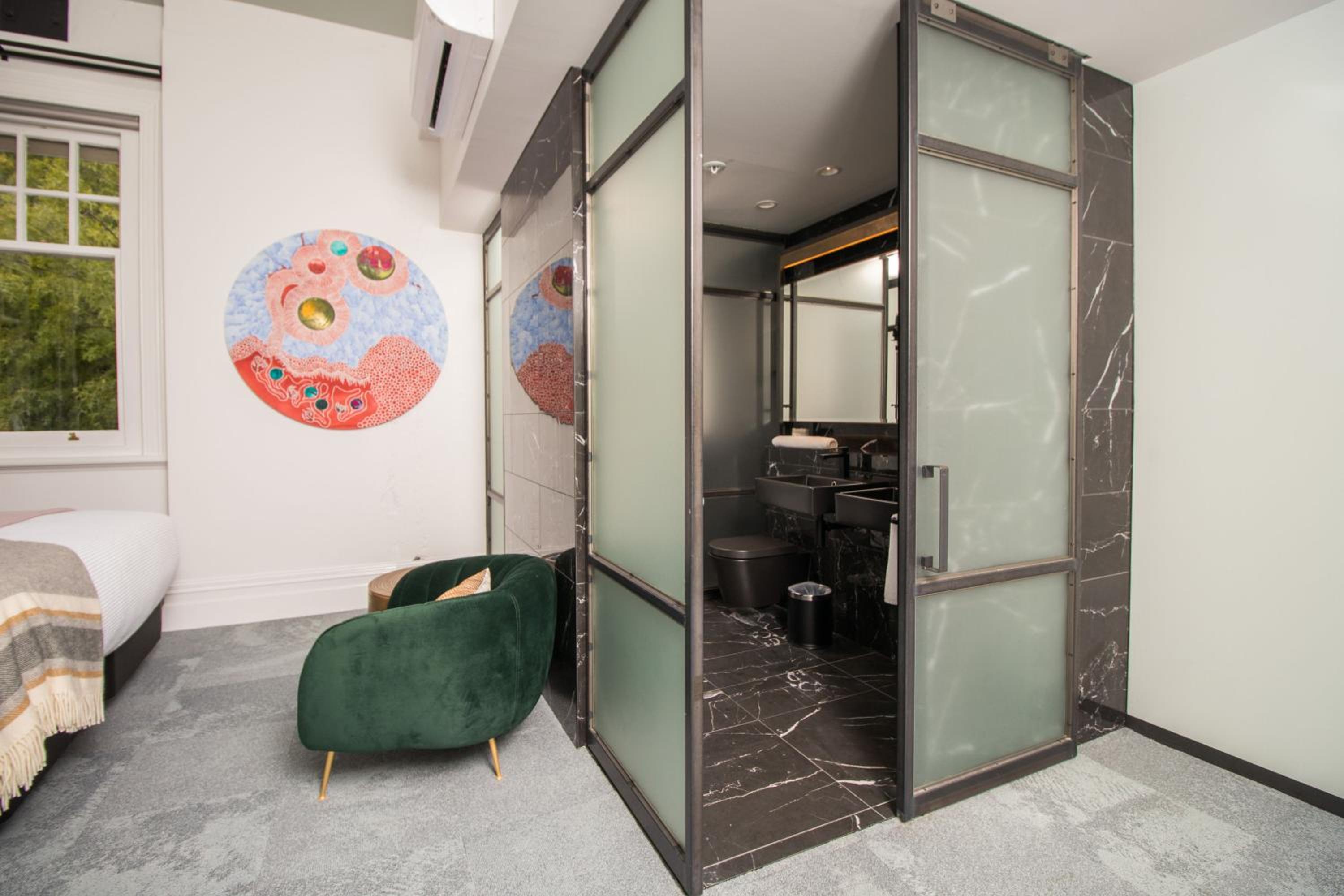 Premier King Room - Photo 6