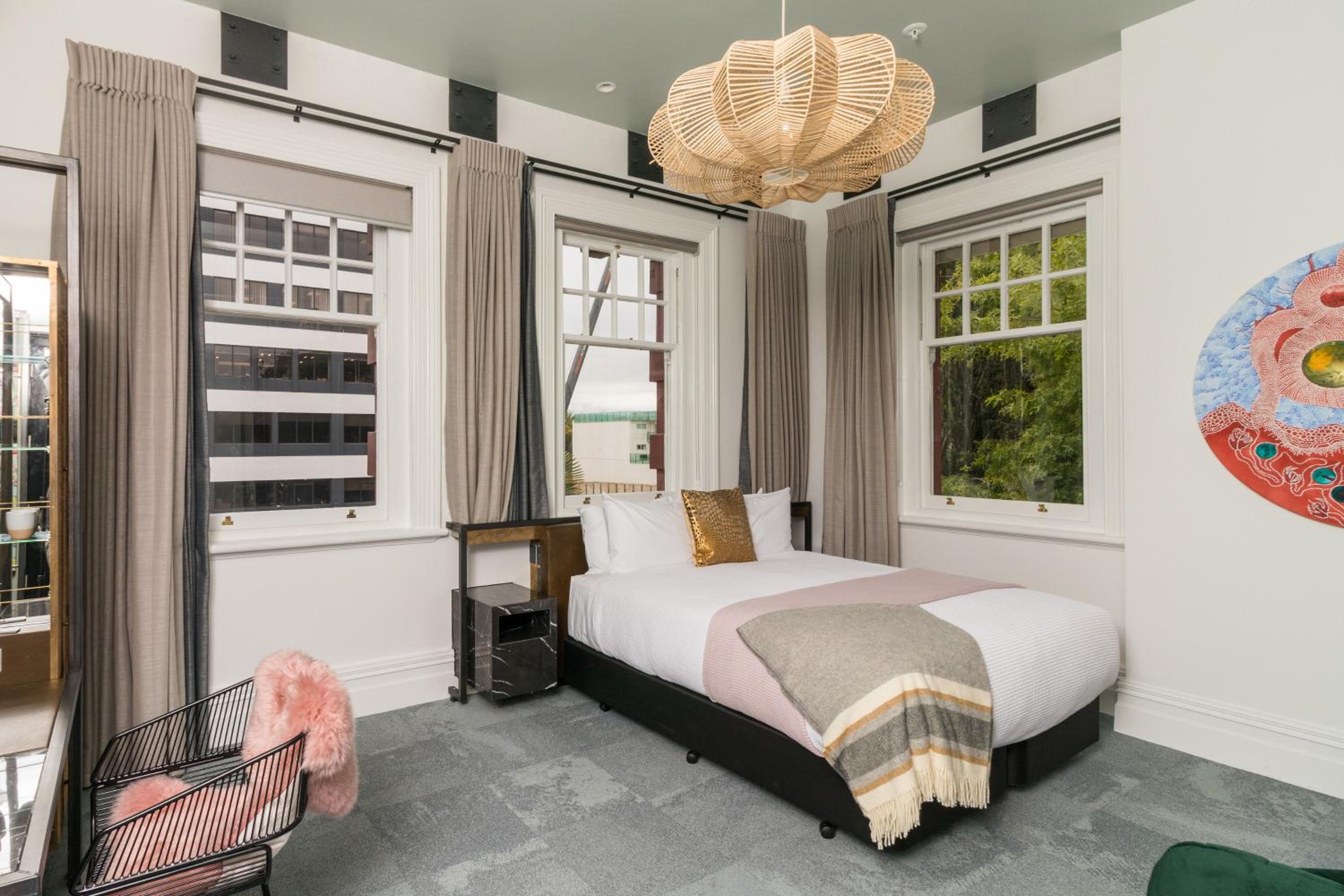 Premier King Room - Photo 7