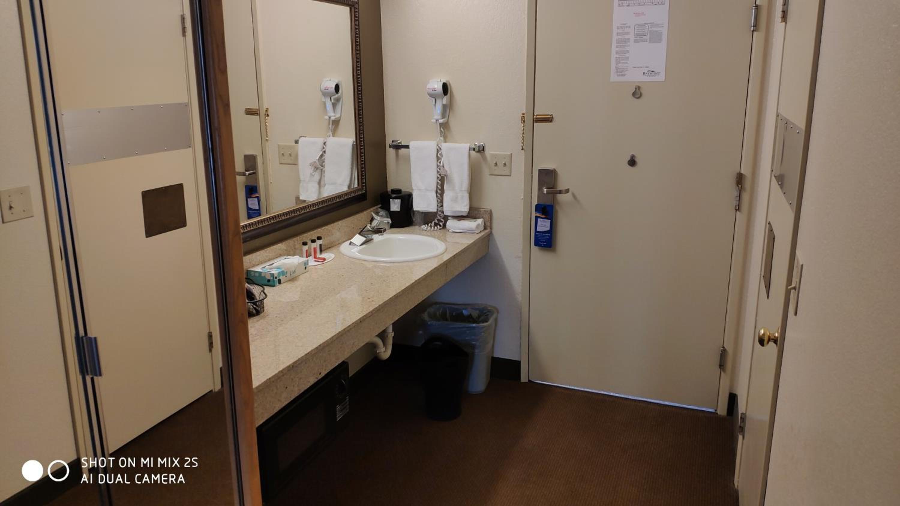 King Studio Suite with River View - Non-Smoking - Photo 2