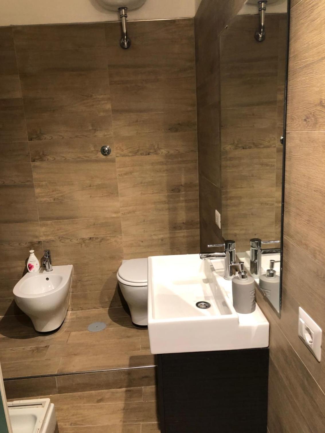 Double Room with Private External Bathroom photo 2
