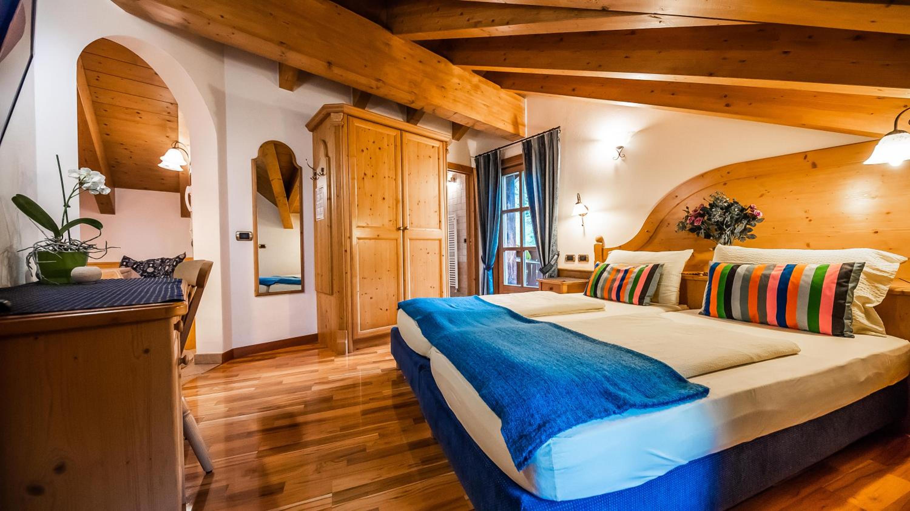 One-Bedroom Apartment with Balcony photo 1