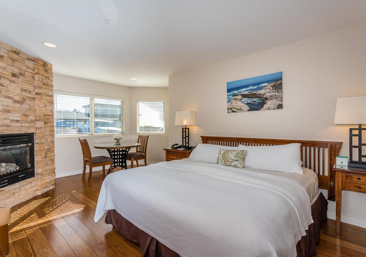 Standard King Room photo 1