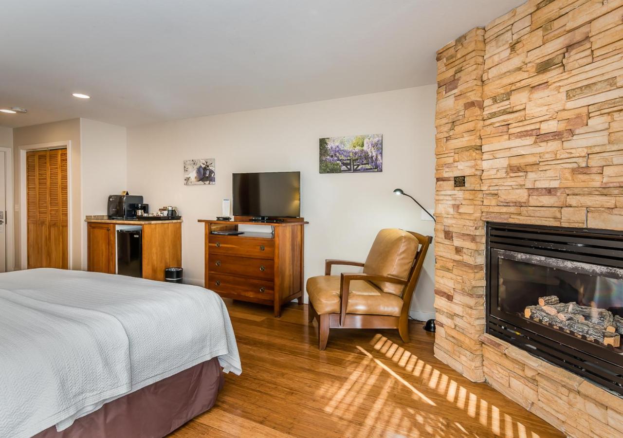 Standard King Room photo 2