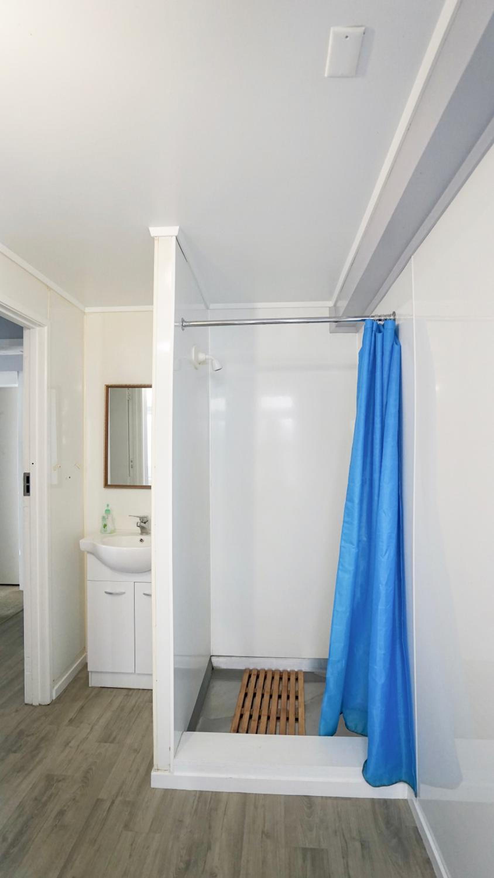 Family Room with Private Bathroom - Photo 4