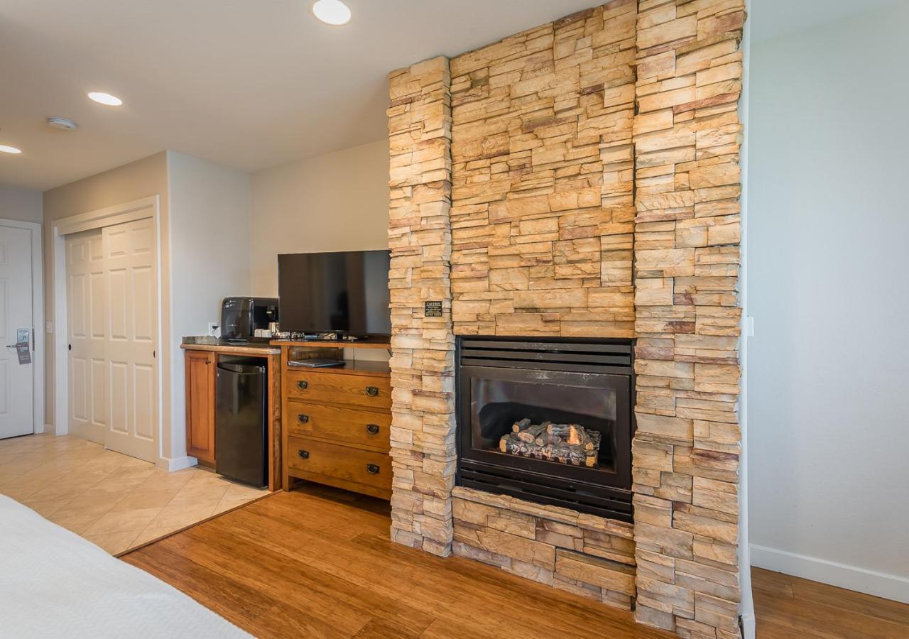 Superior King Room with Ocean View photo 2