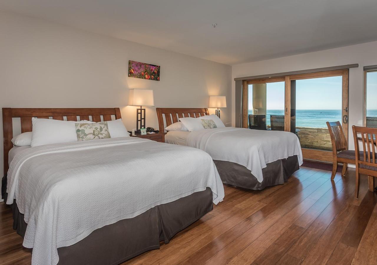 Deluxe Queen Room with Two Queen Beds with Ocean View photo 1