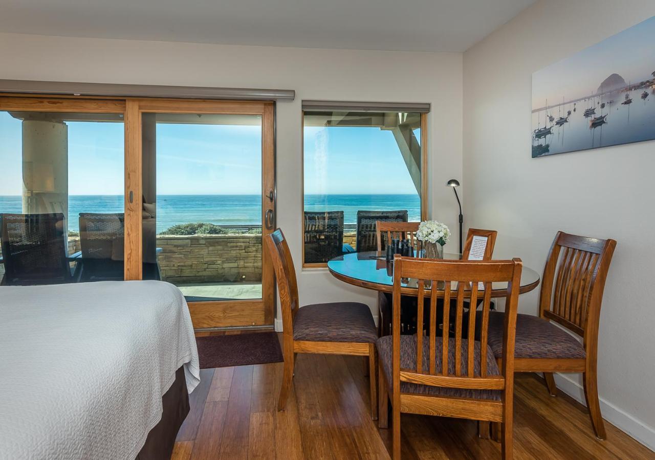 Deluxe Queen Room with Two Queen Beds with Ocean View photo 2
