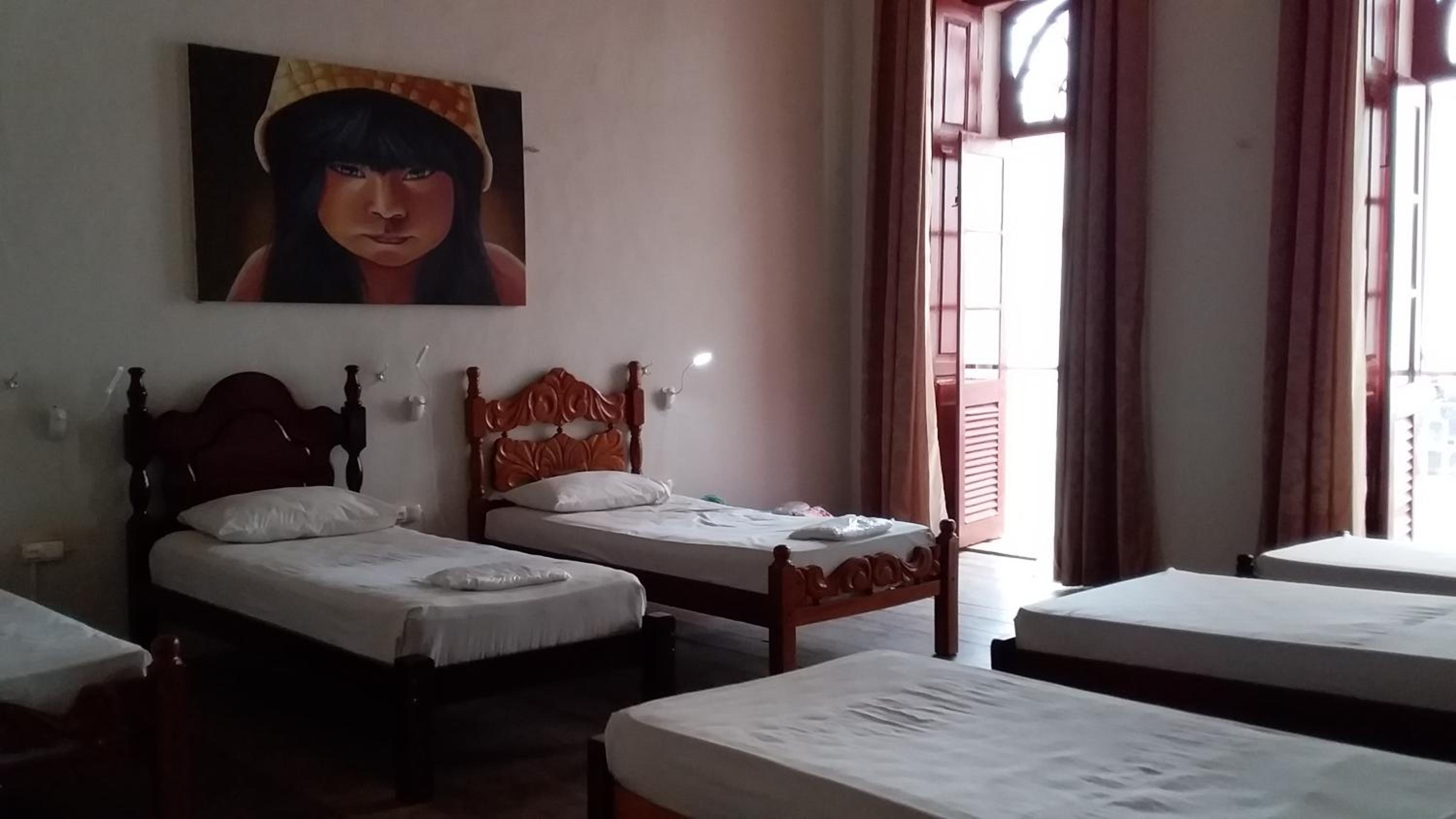 Single Bed in Female Dormitory Room with Air Conditioner photo 2