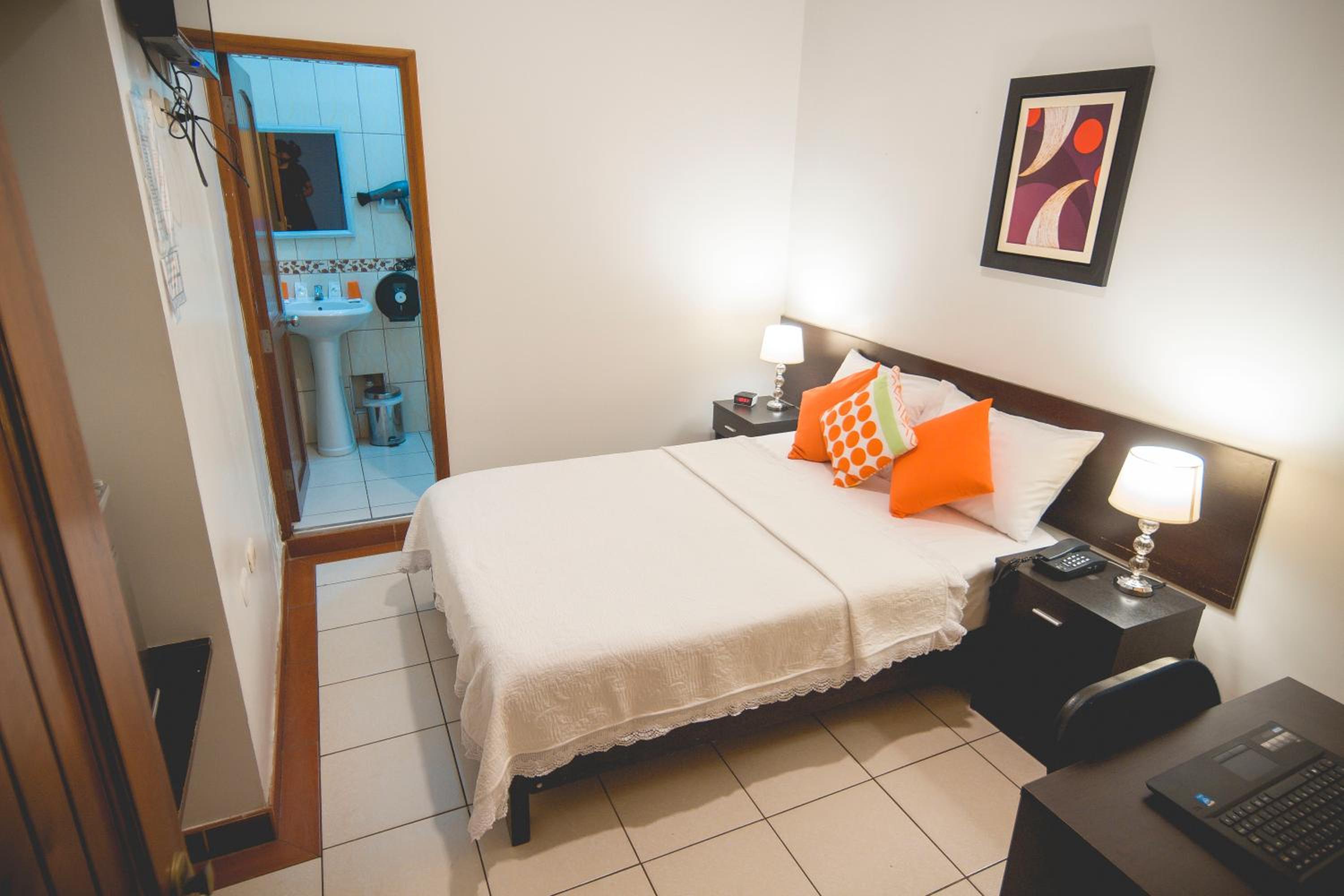 Budget Double Room photo 3