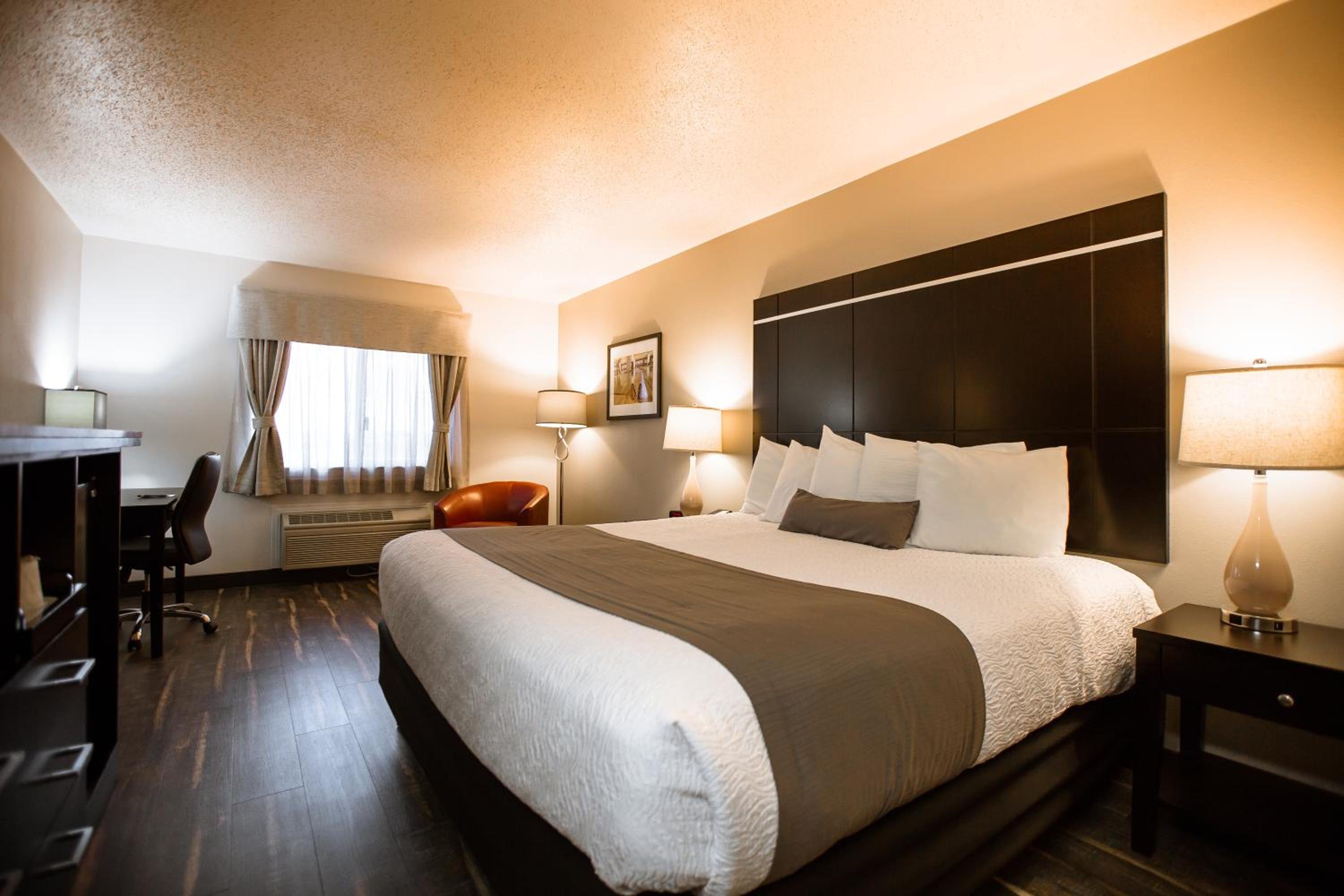 Traditional King Room - Photo 1