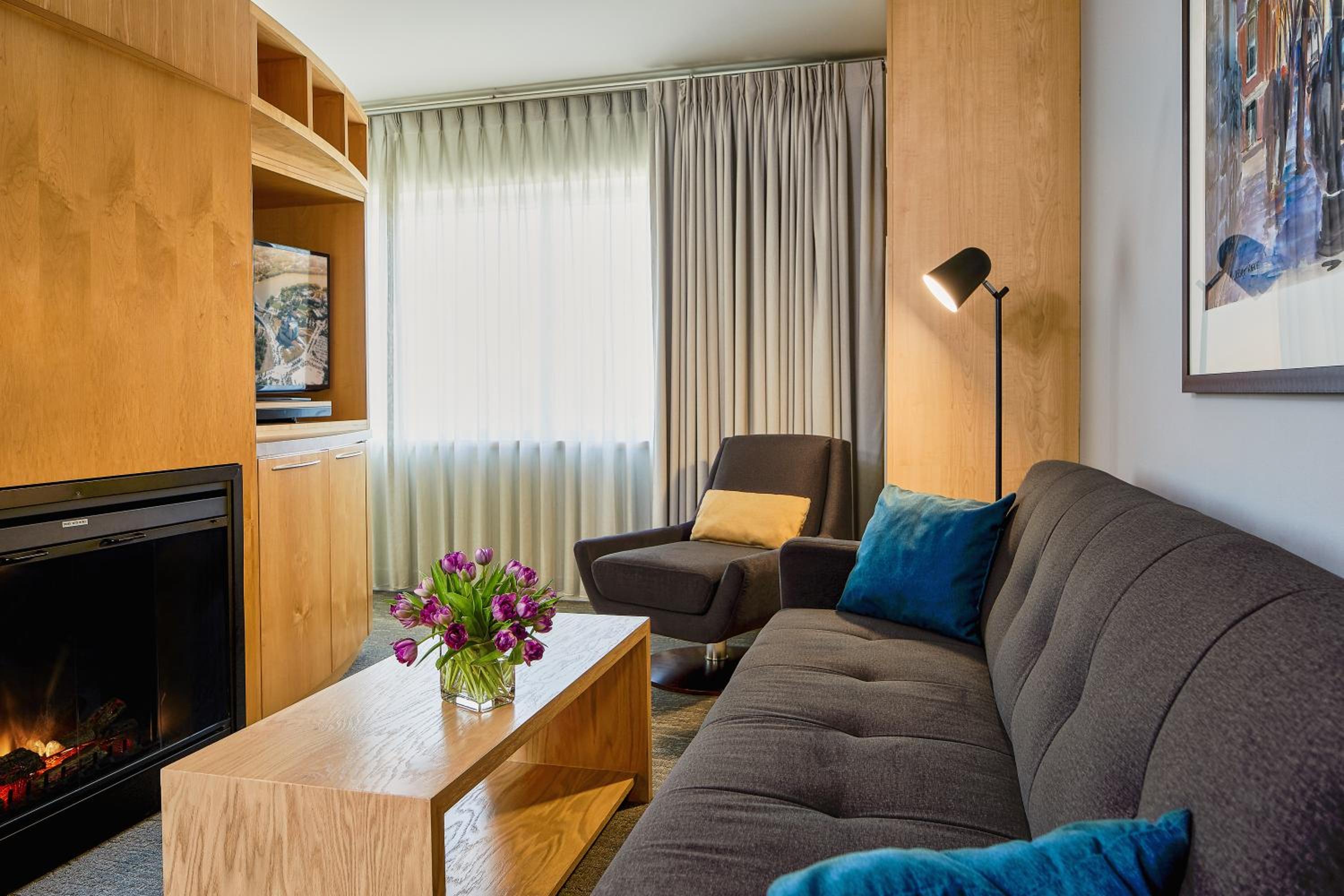 Suite with Hot Tub photo 3