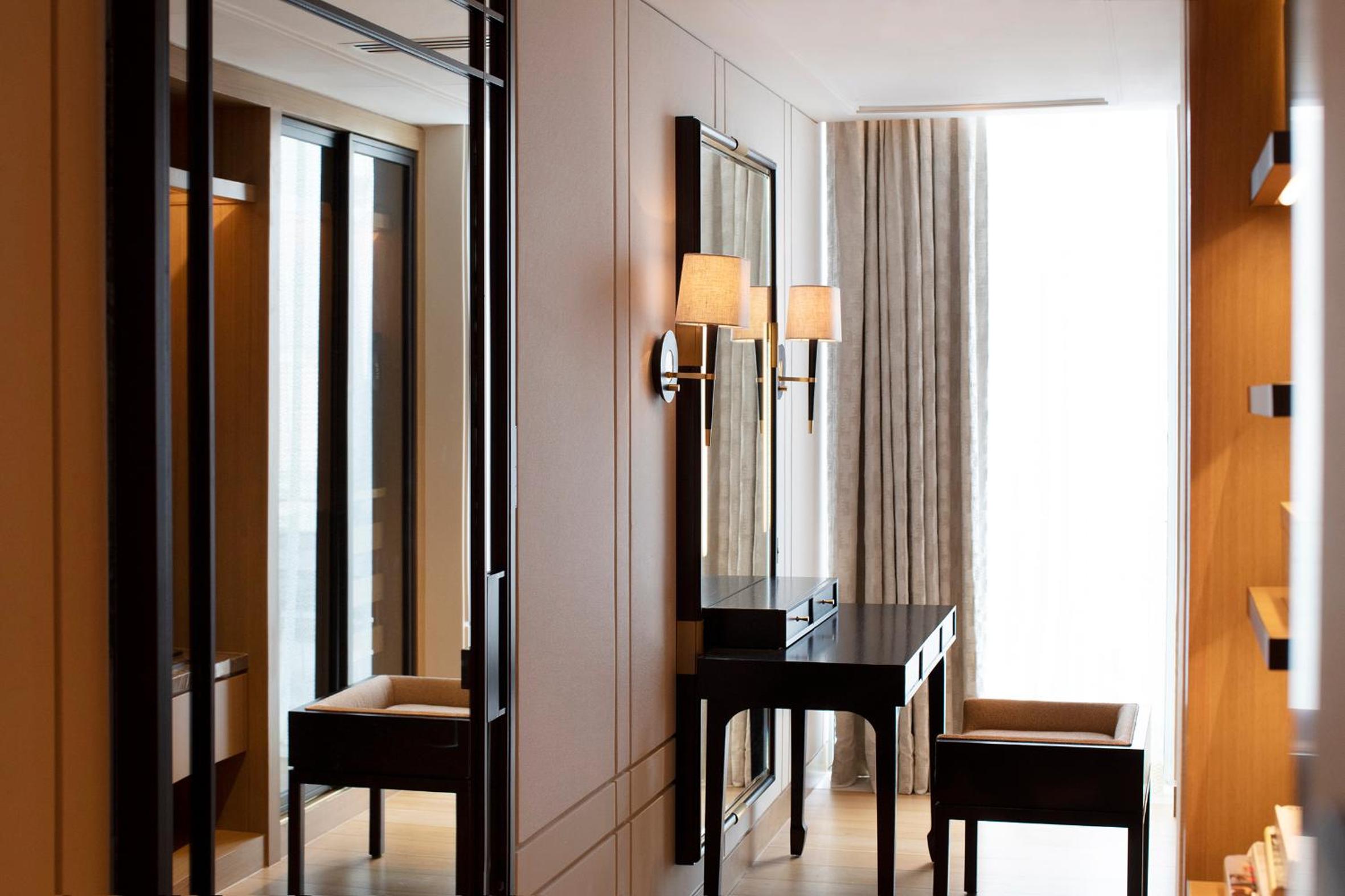Tower Wing Grand Suite