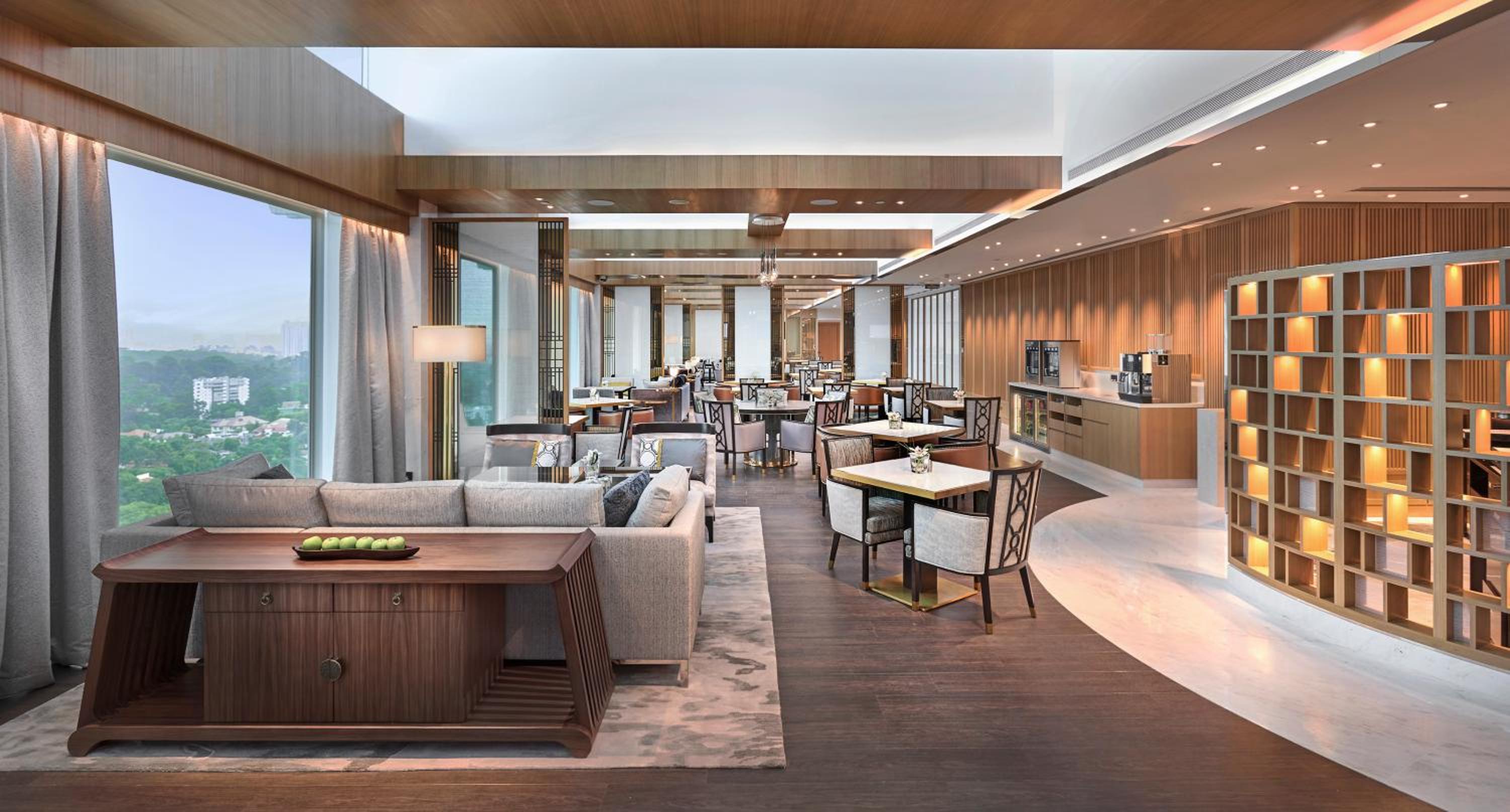 Grand Tower Suite (Non Smoking)