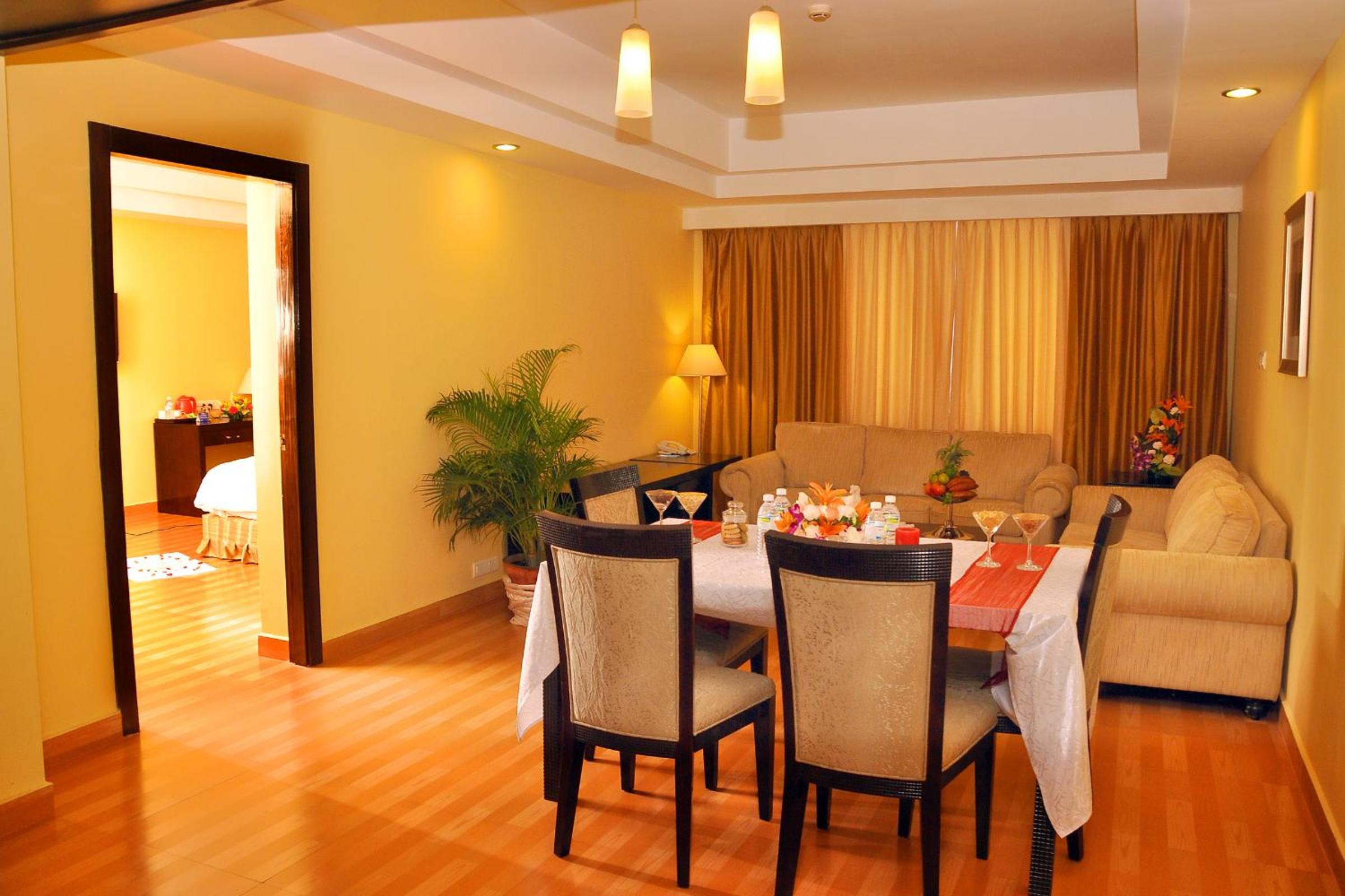 Suite - Photo 2