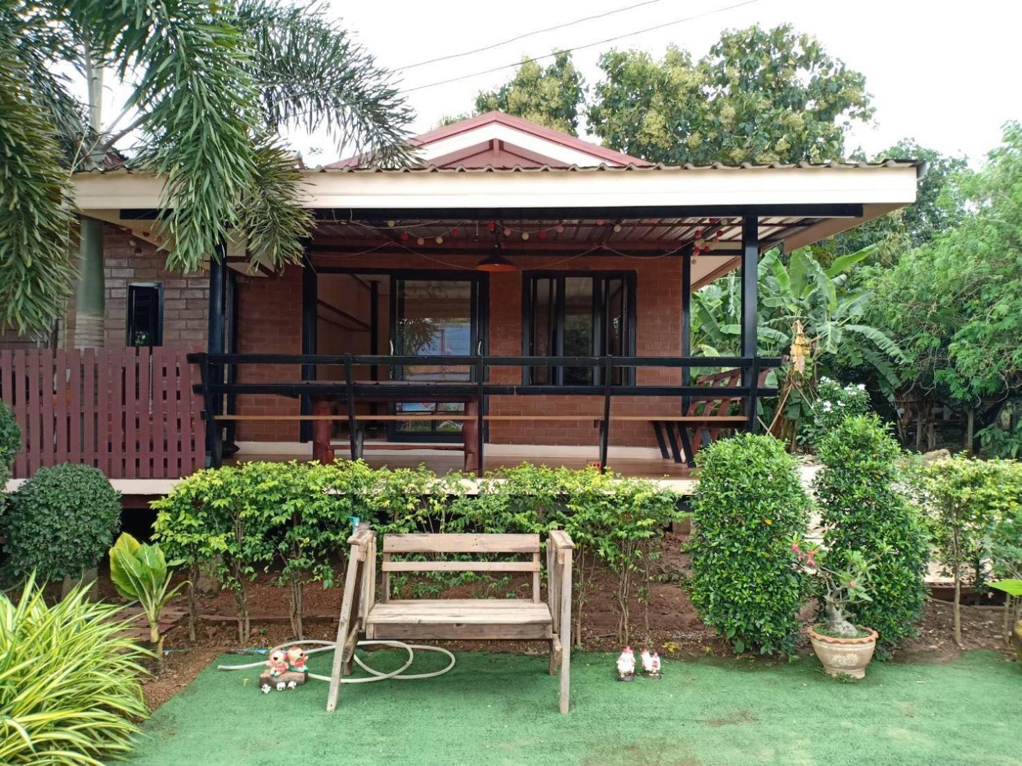 Double Room with Private Bathroom - Photo 2