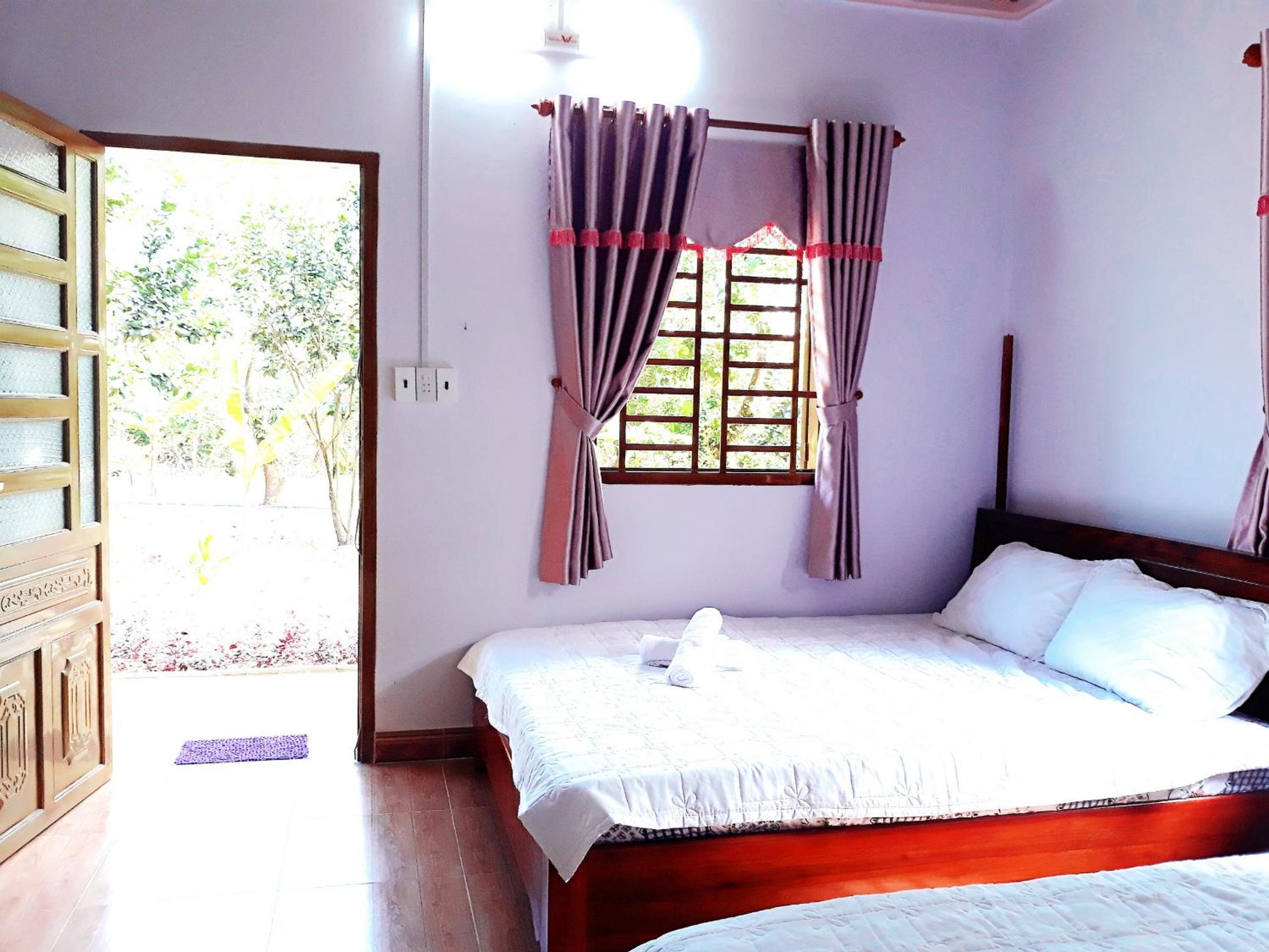 Family Room with Garden View photo 3