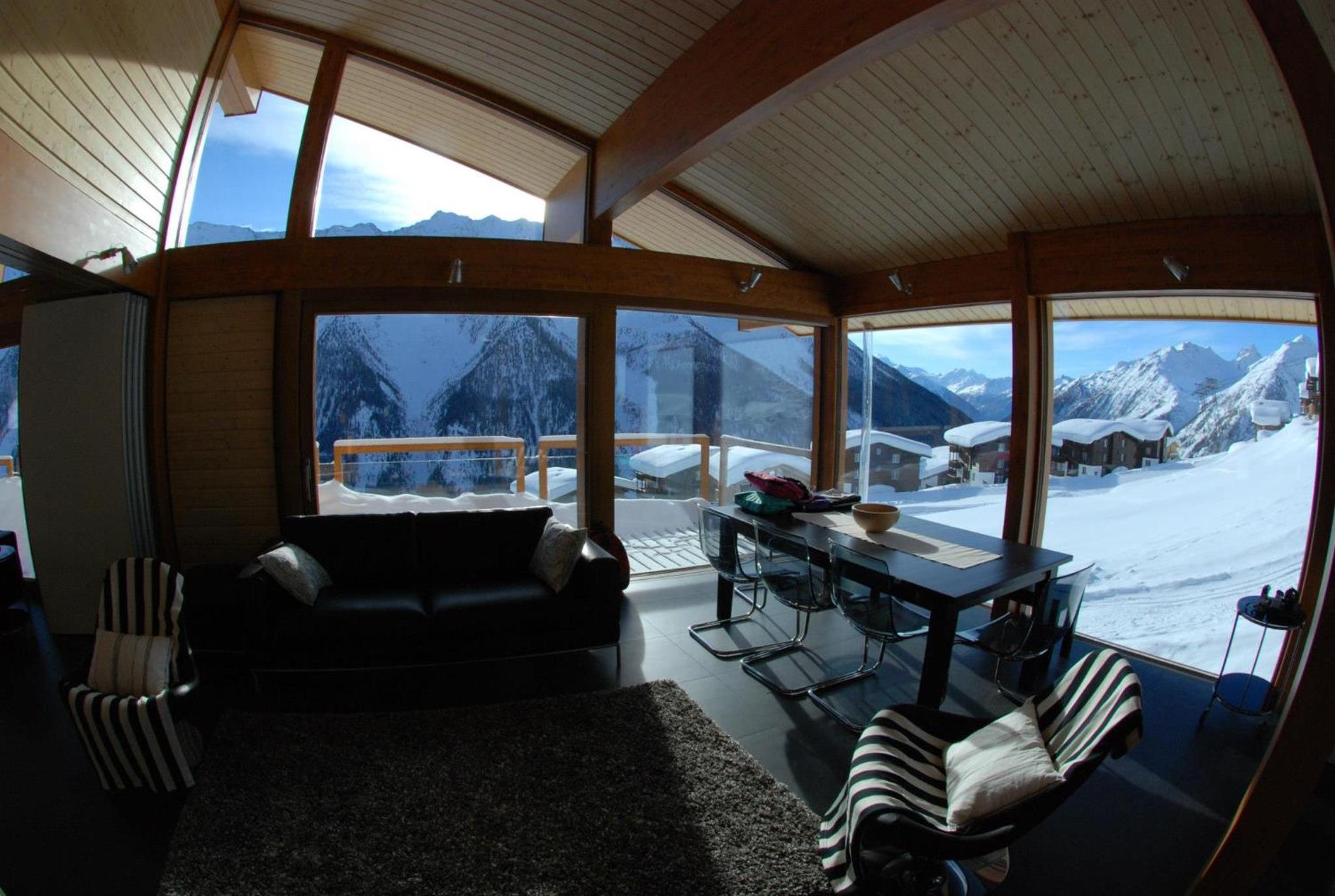 Three-Bedroom Chalet photo 3
