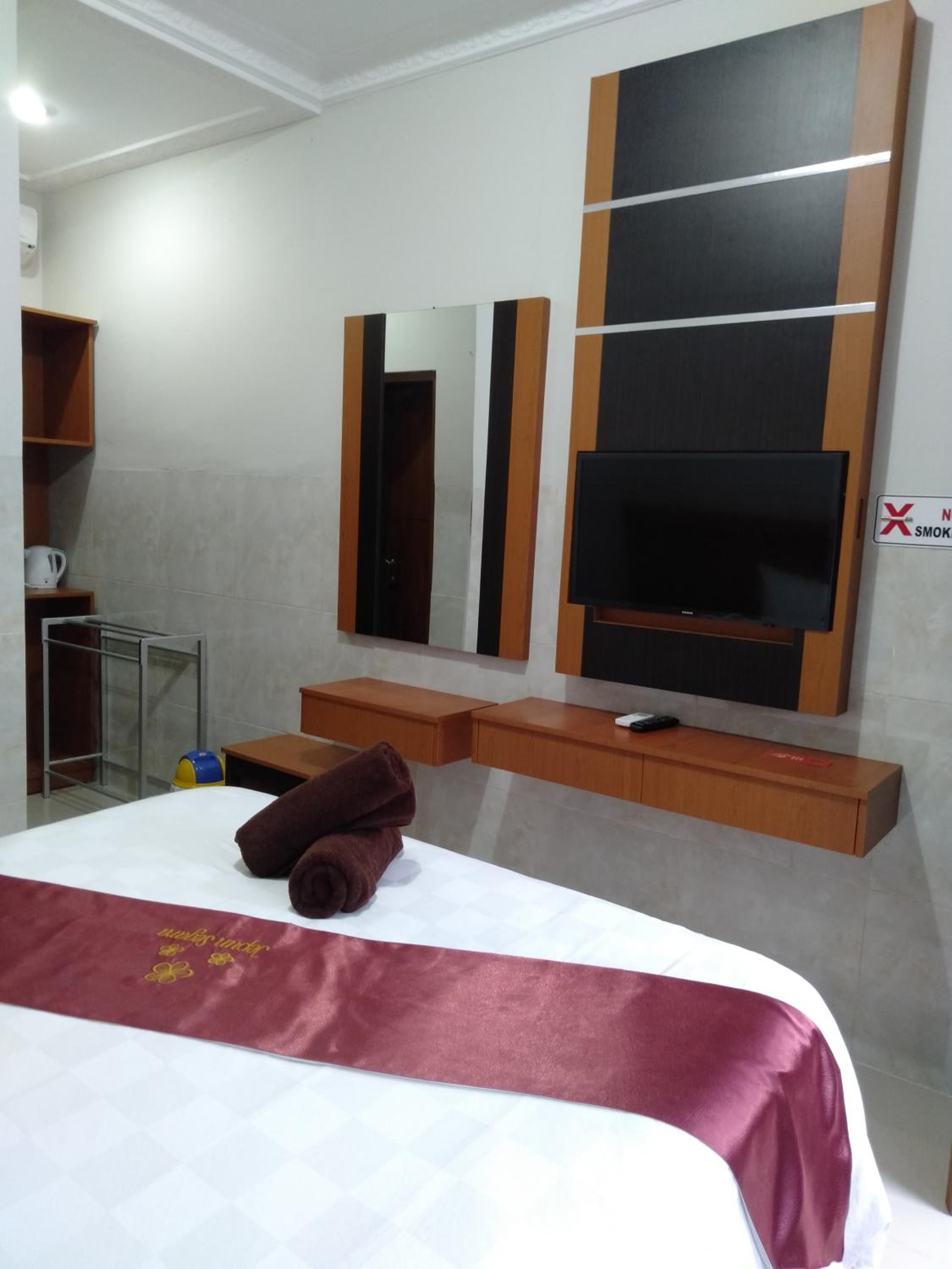 Deluxe Double Room - Photo 16