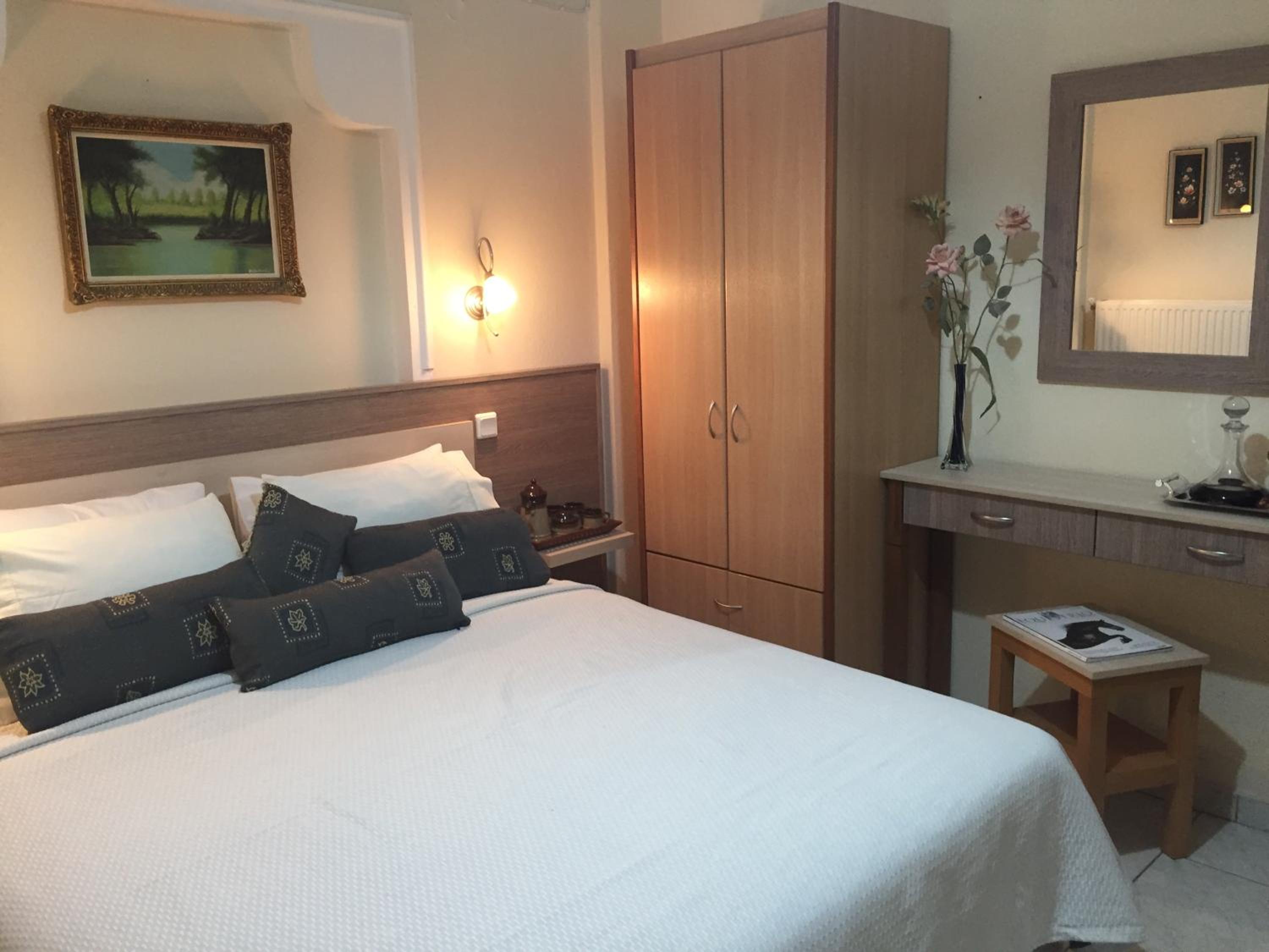Estate Two Bedroom Suite with Balcony photo 2