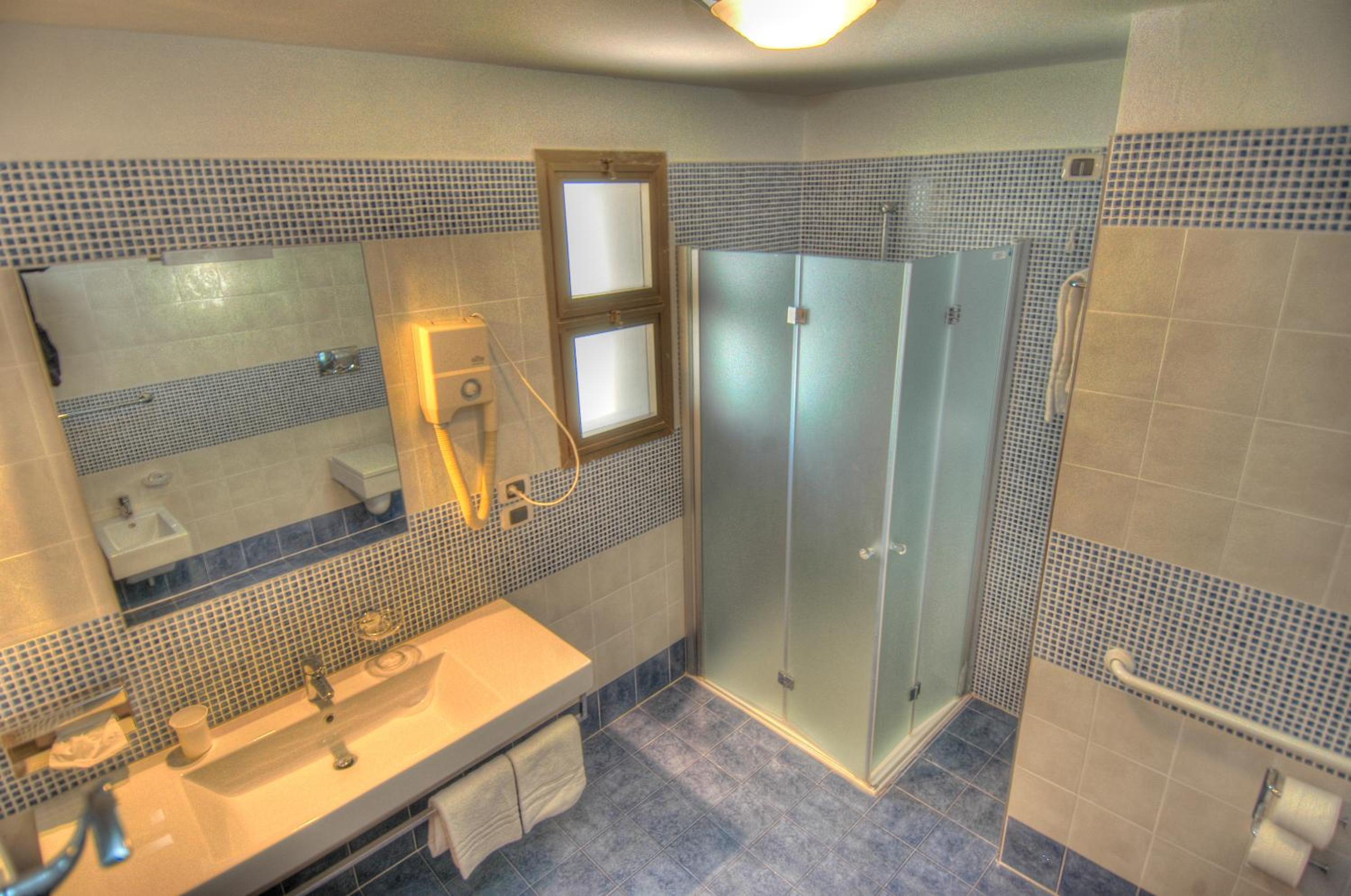 Superior Triple Room photo 2
