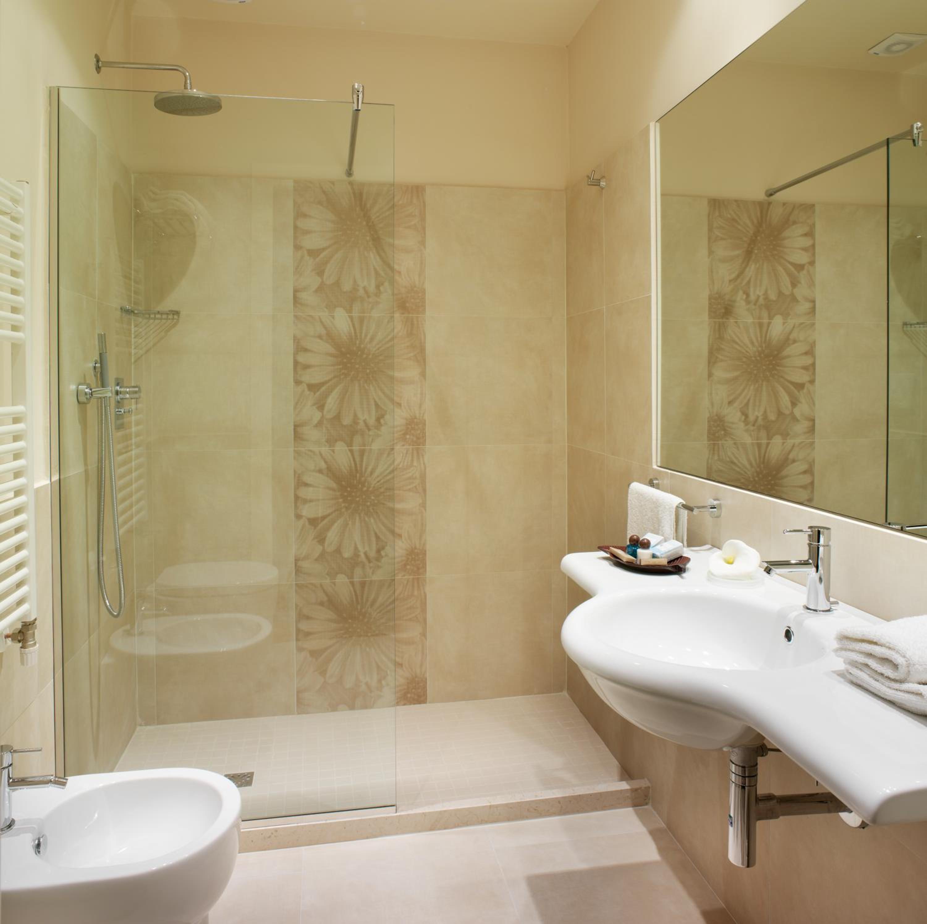 Superior Double or Twin Room - Photo 5