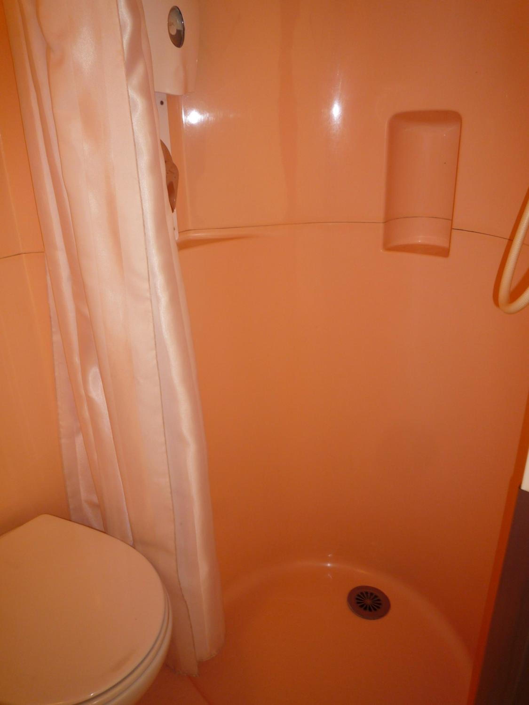 Triple Room with 3 Singles Beds - Photo 4