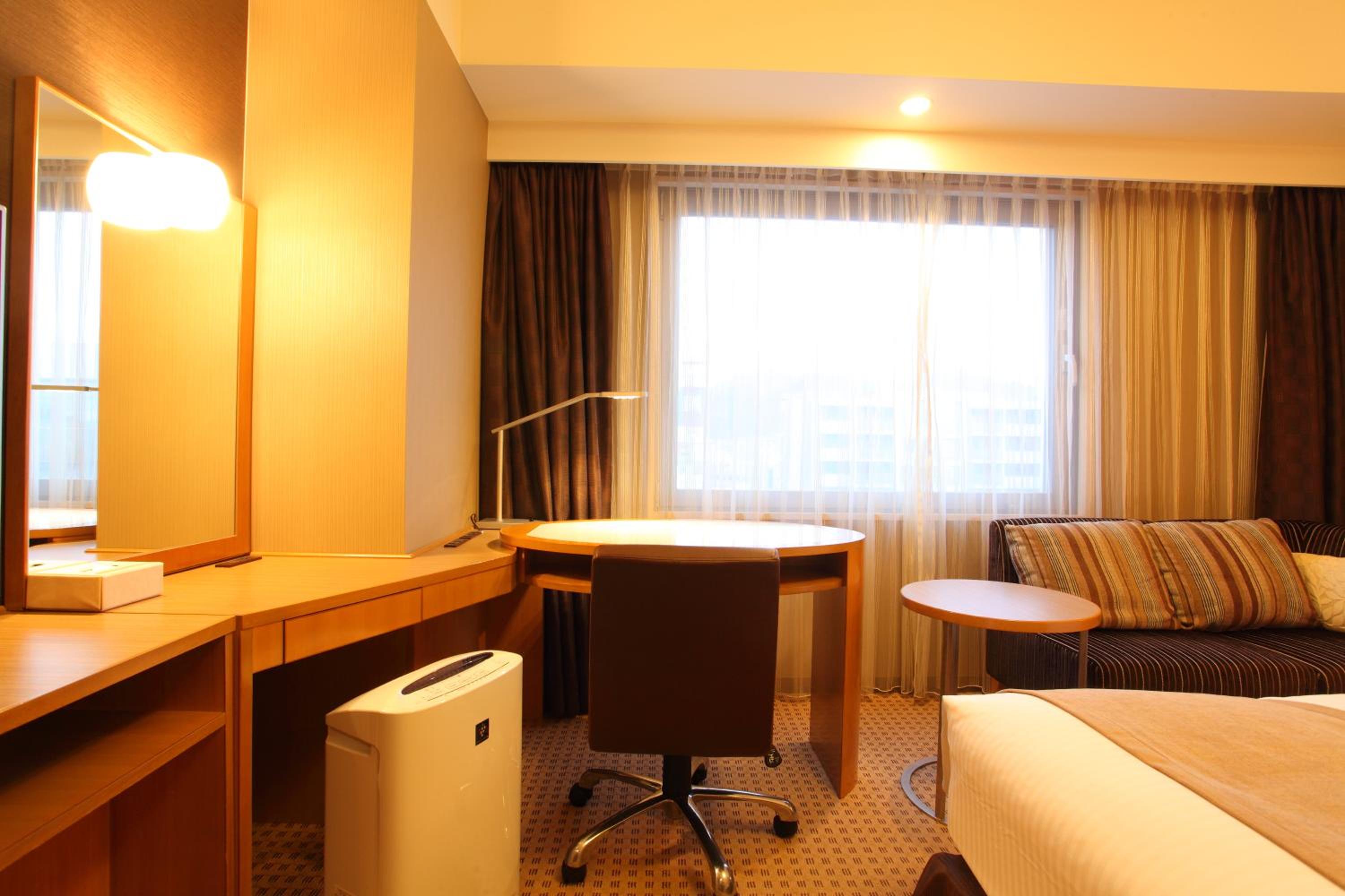 Deluxe King Room - Smoking photo 3
