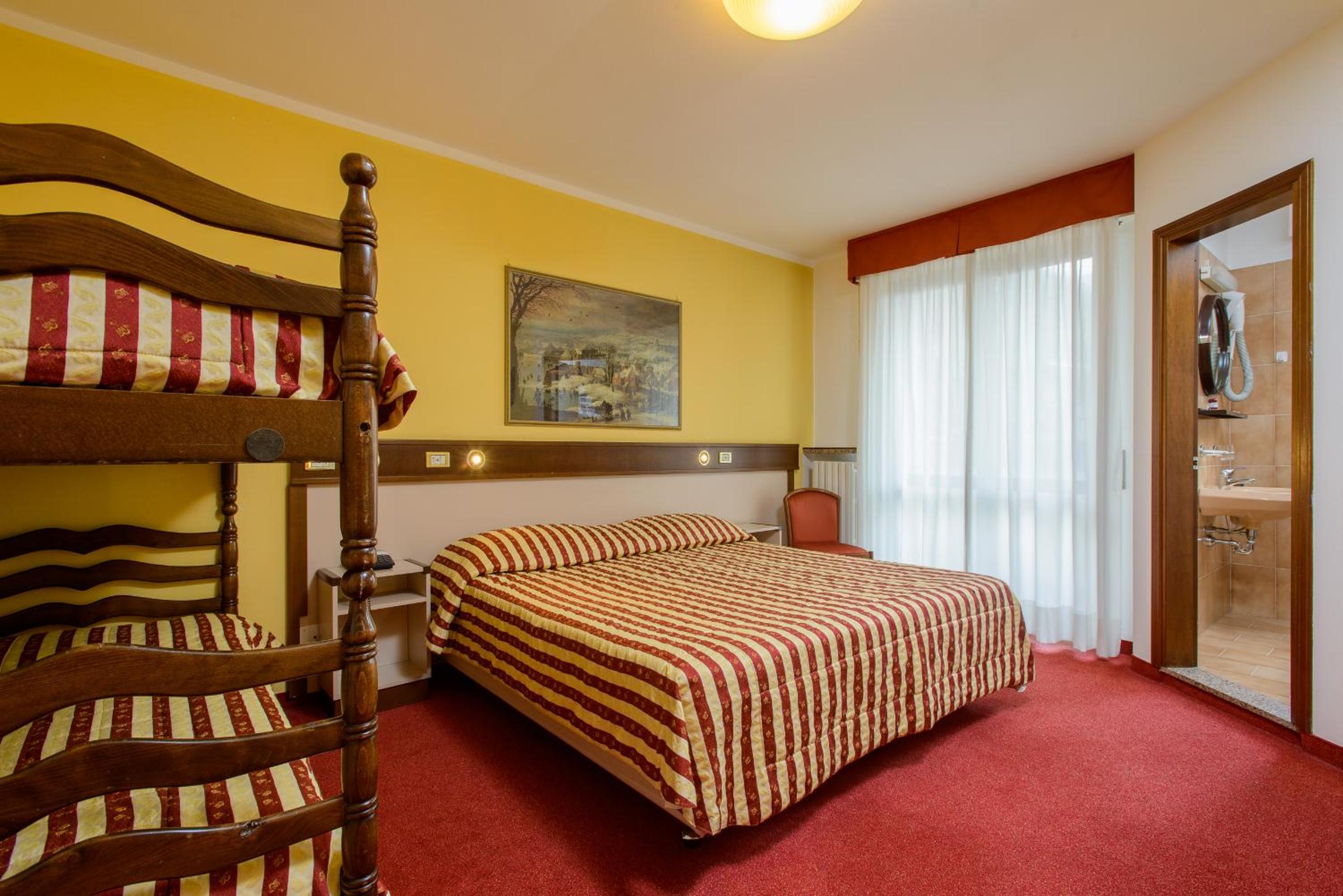Standard Triple Room - Photo 1