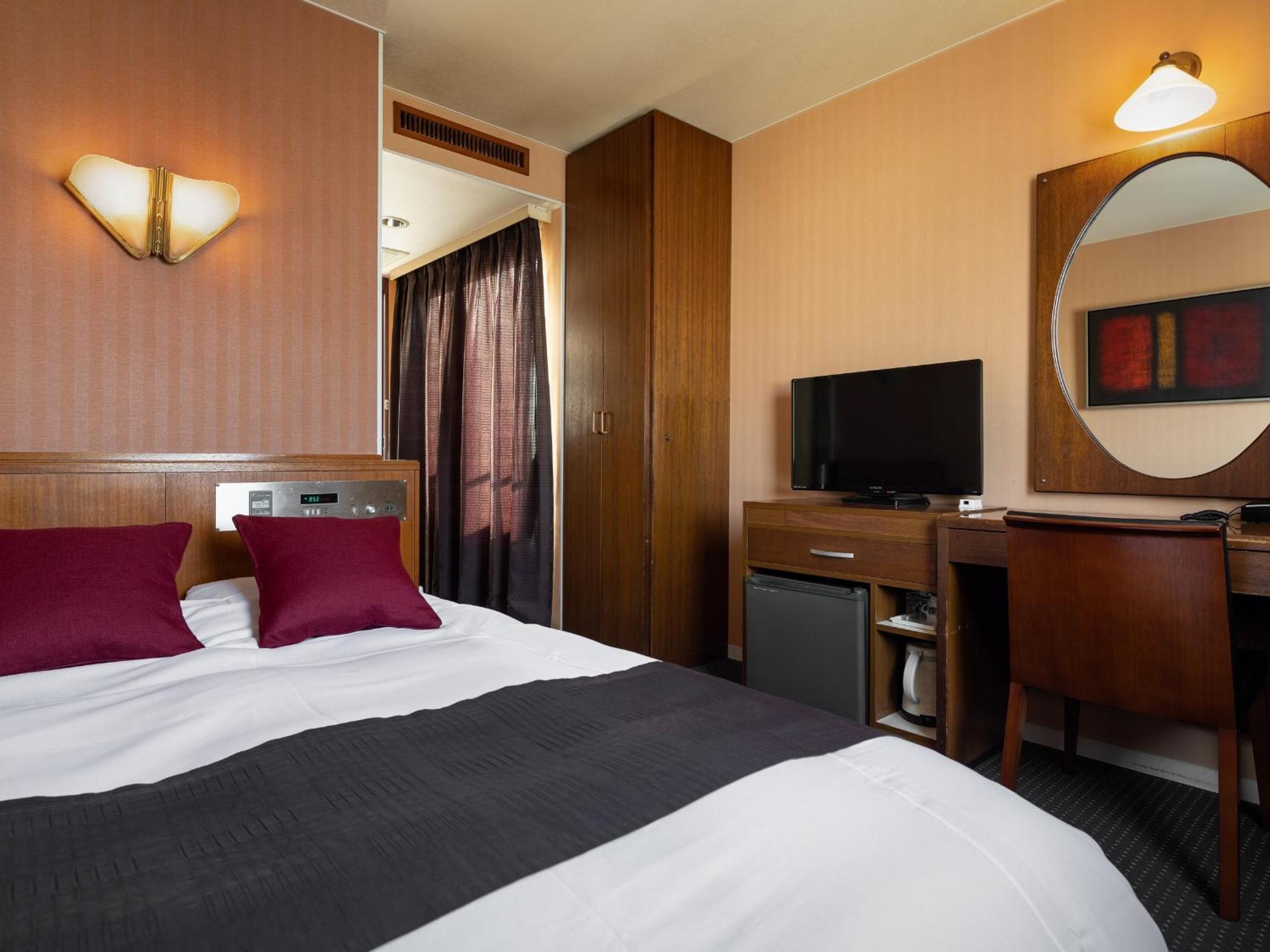 Double Room - Smoking photo 1