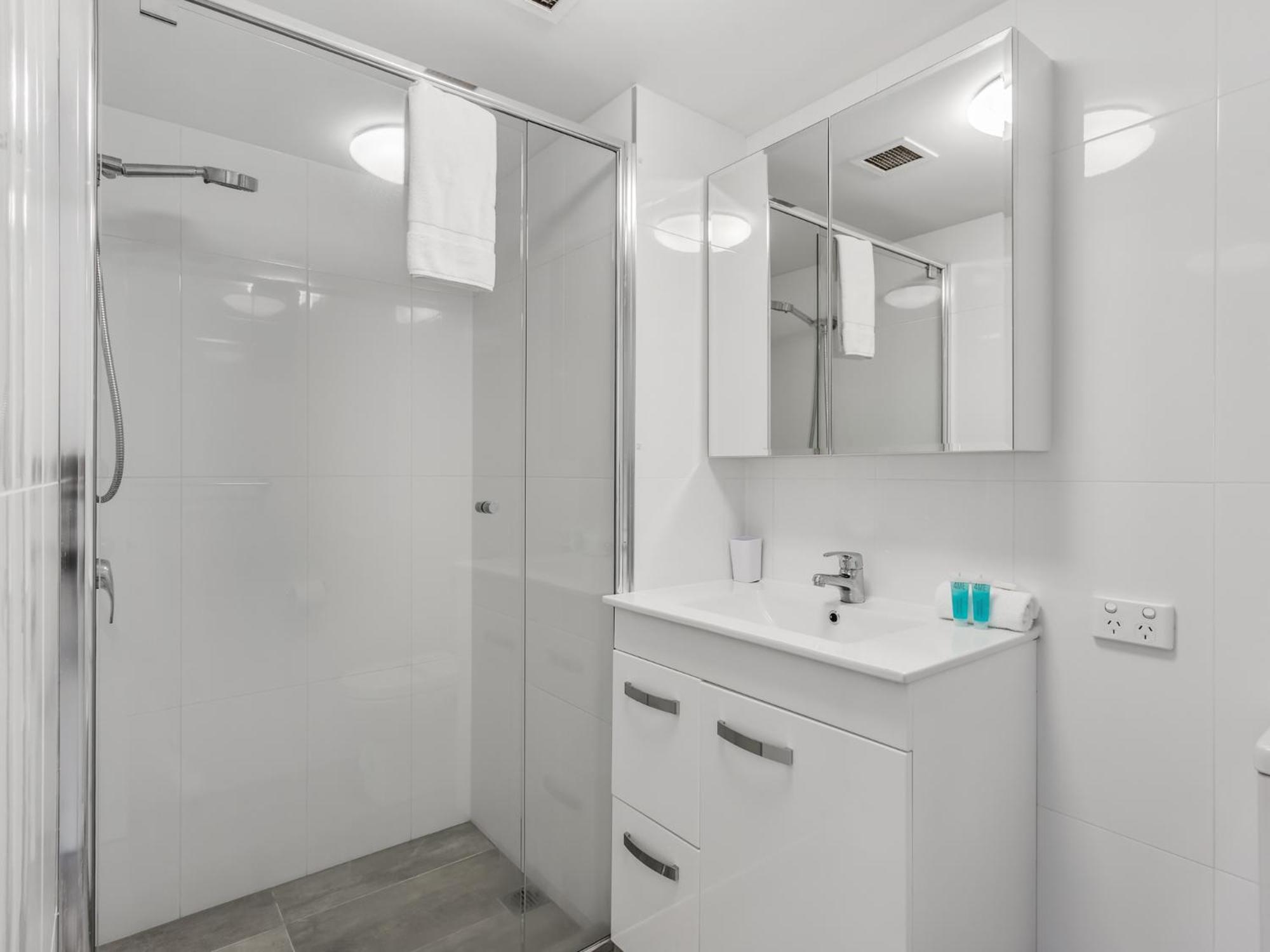 Two-Bedroom Superior Apartment - Photo 3