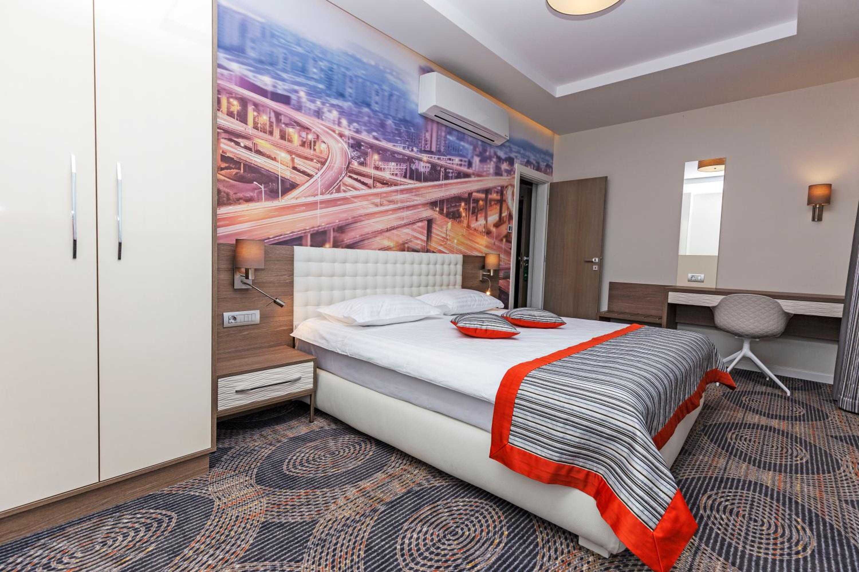 Business One-Bedroom Apartment