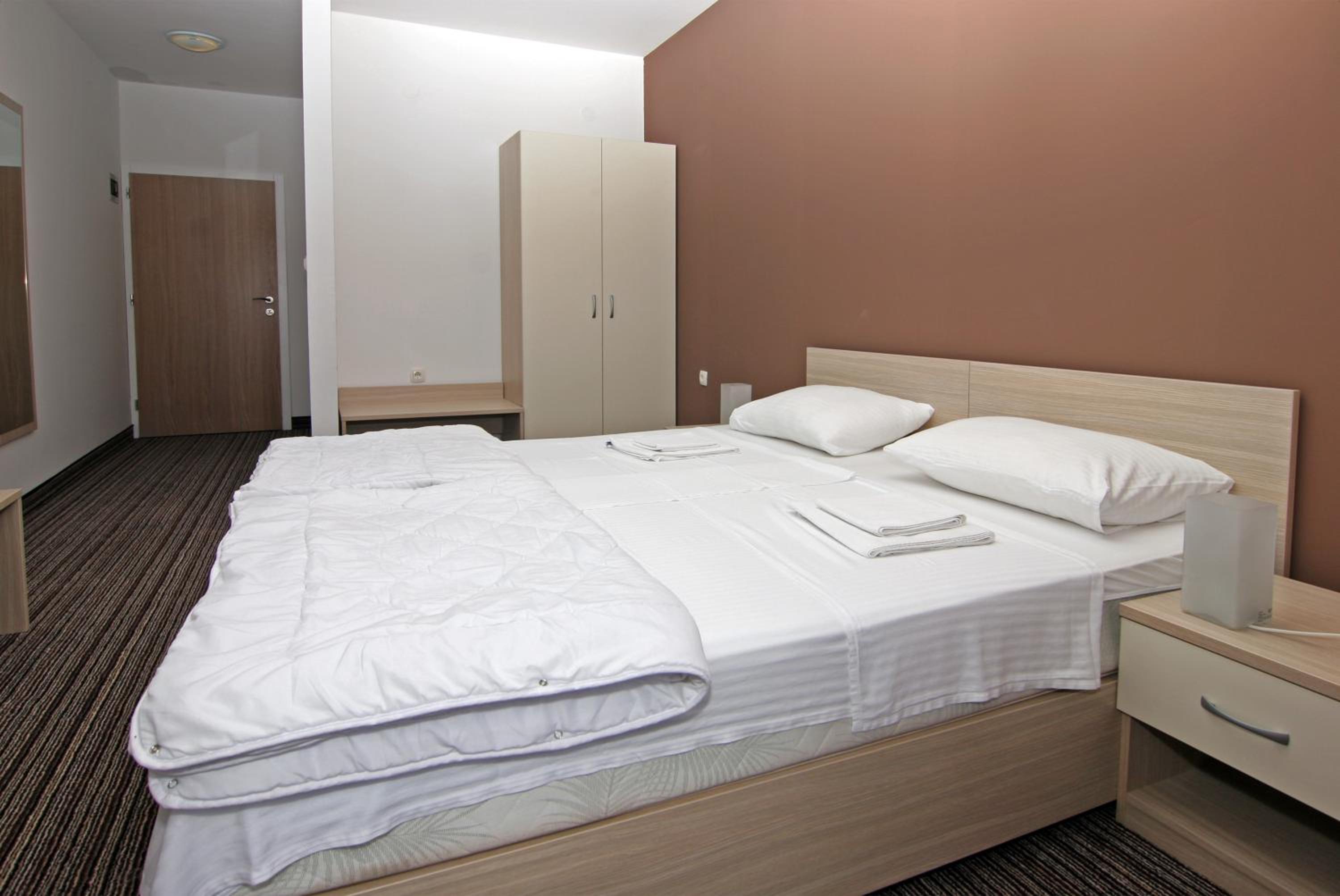 Double or Twin Room with Balcony - Sea View - Photo 5