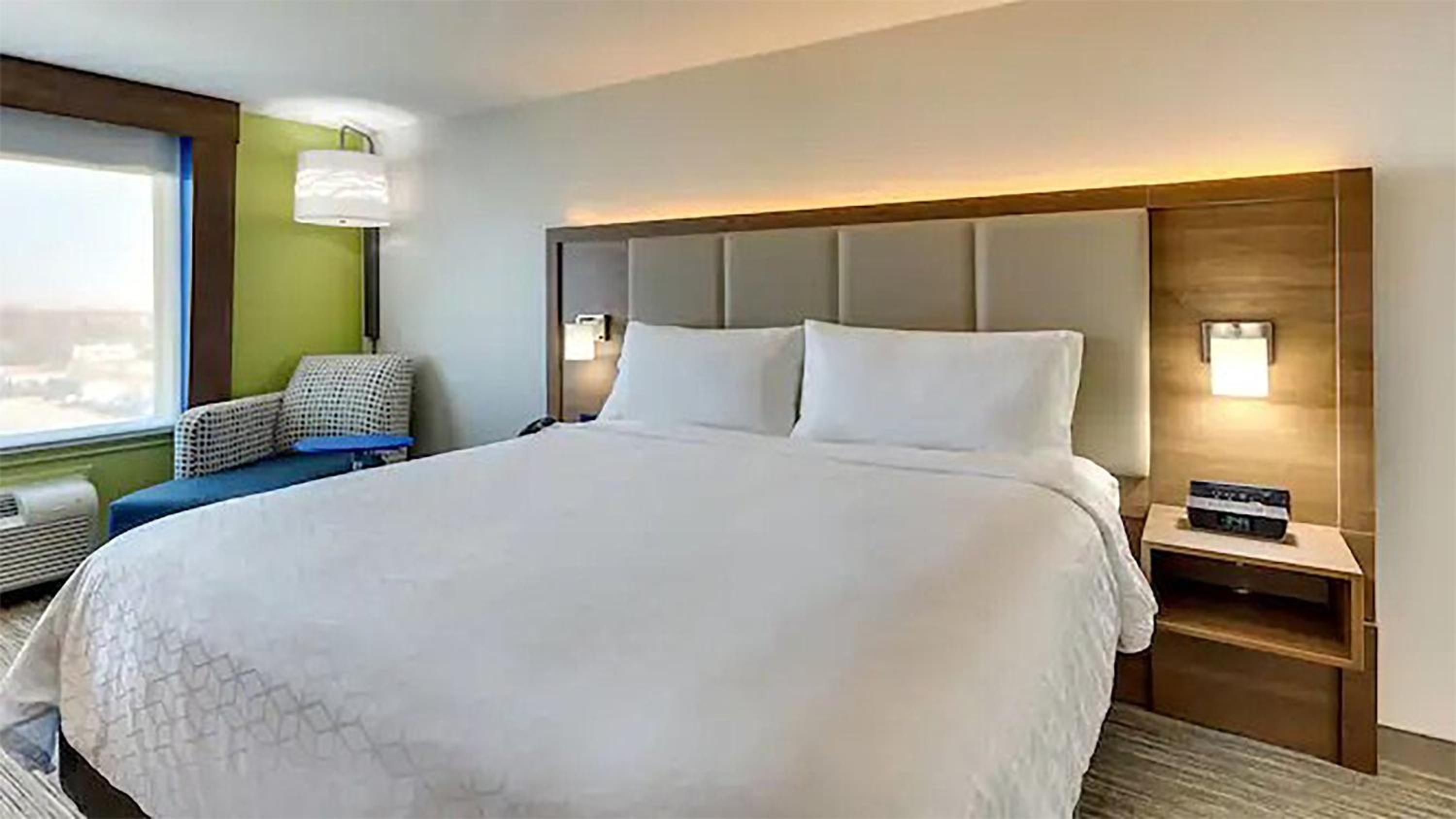 Standard King Room with Roll-In Shower - Mobility Access