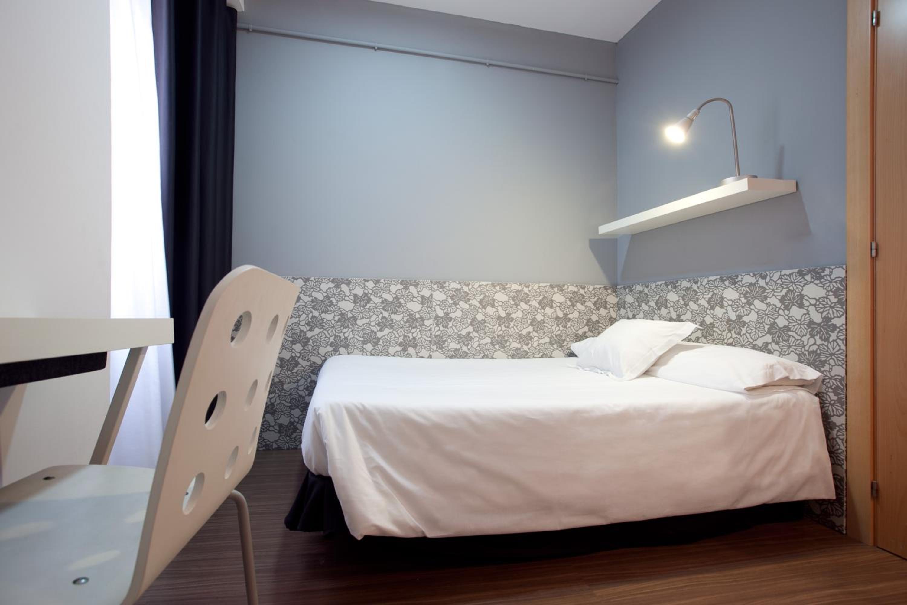 Double Room with Shared Bathroom photo 3