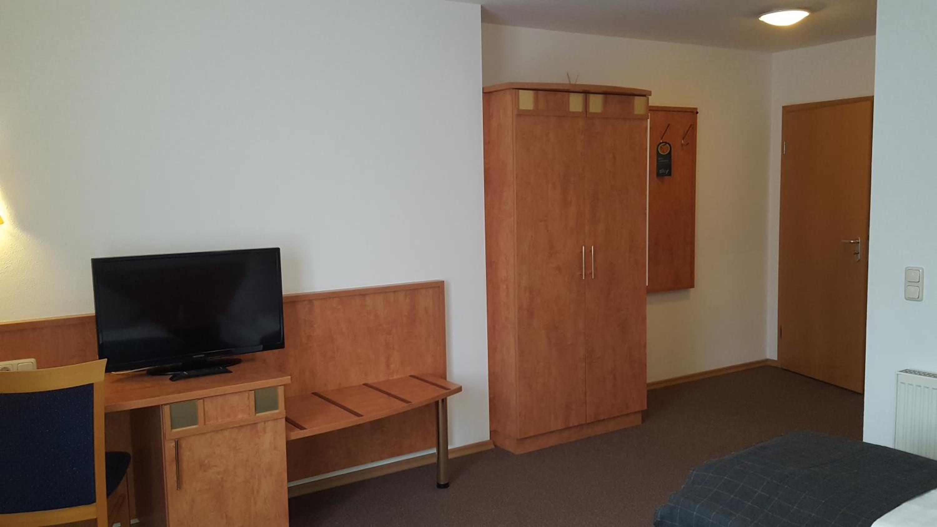 Large Double or Twin Room photo 3