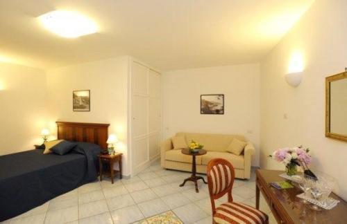 Quadruple Room - Photo 3