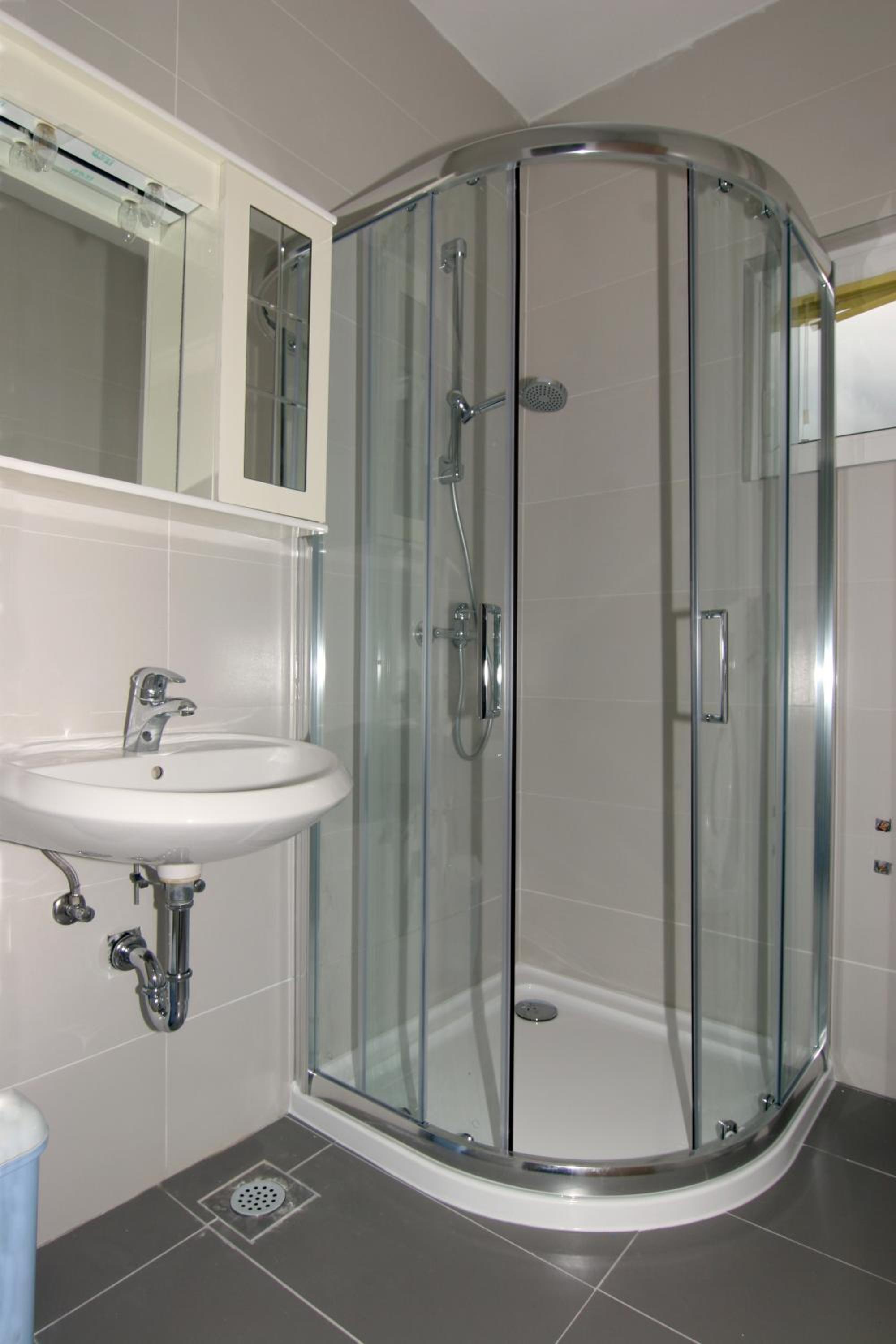 Double or Twin Room with Balcony - Sea View - Photo 2