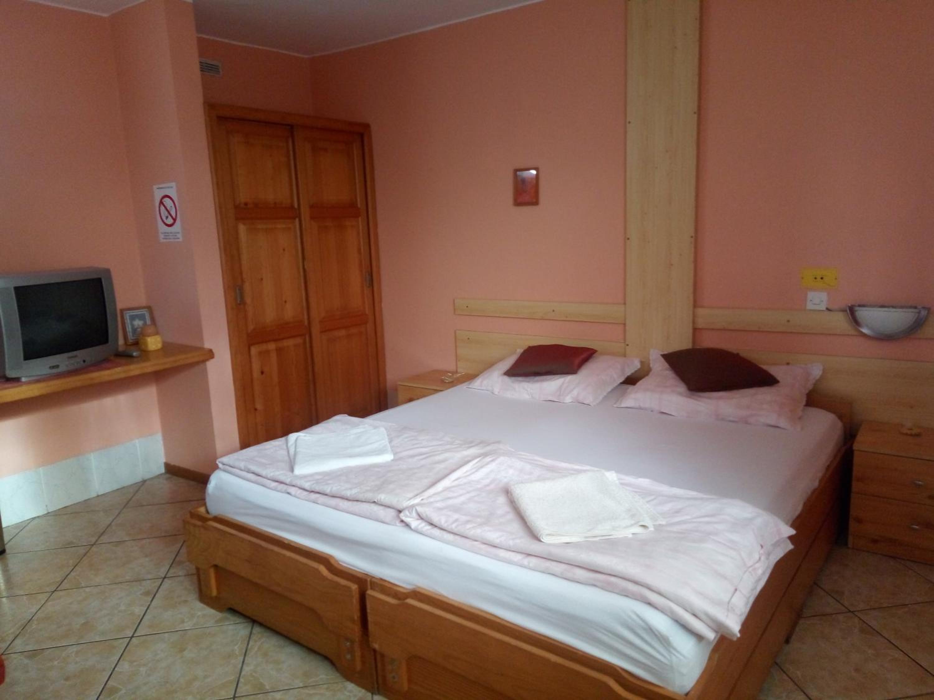 Triple Room with Bathroom photo 3