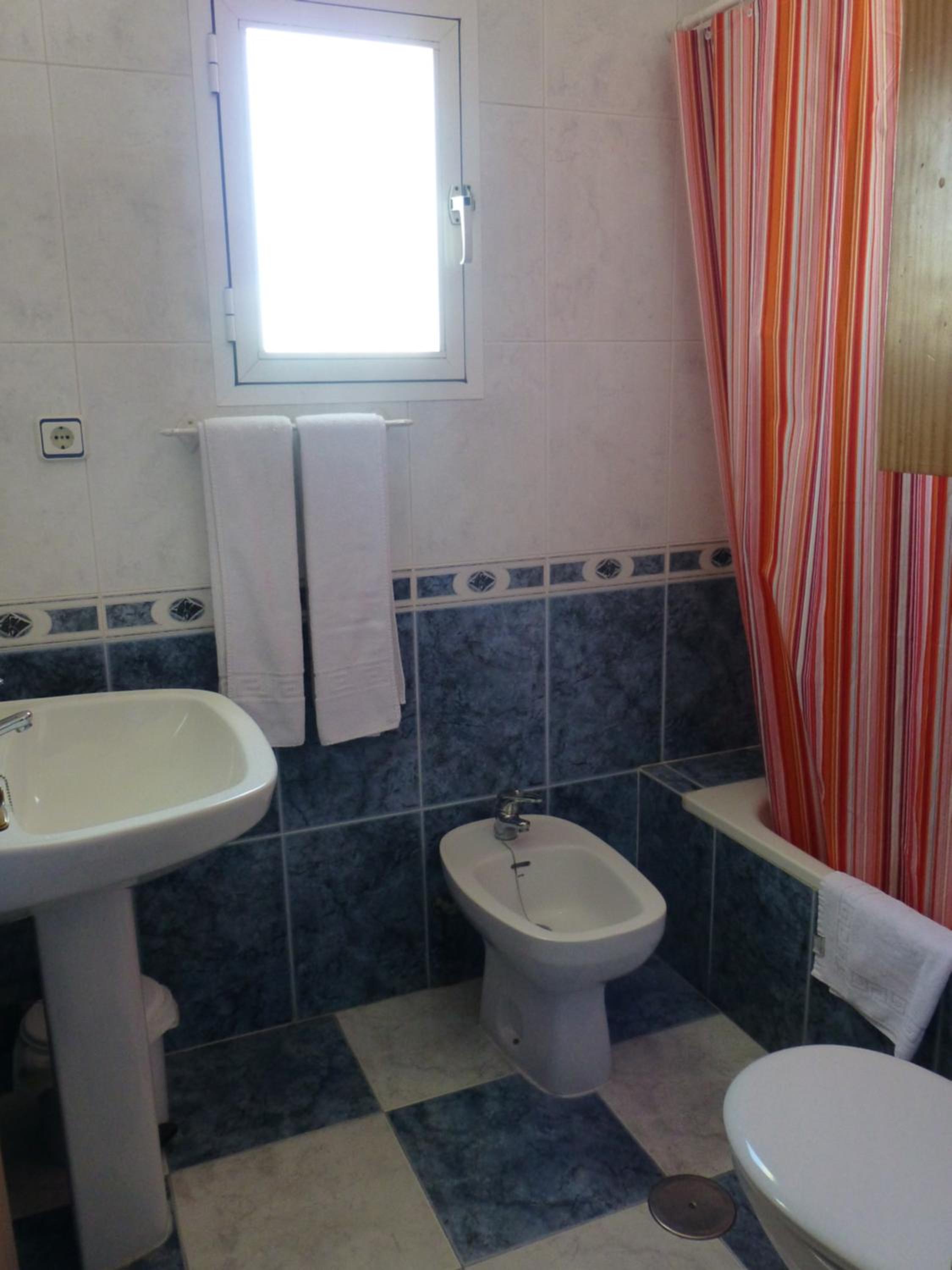Double or Twin Room with Terrace - Photo 25