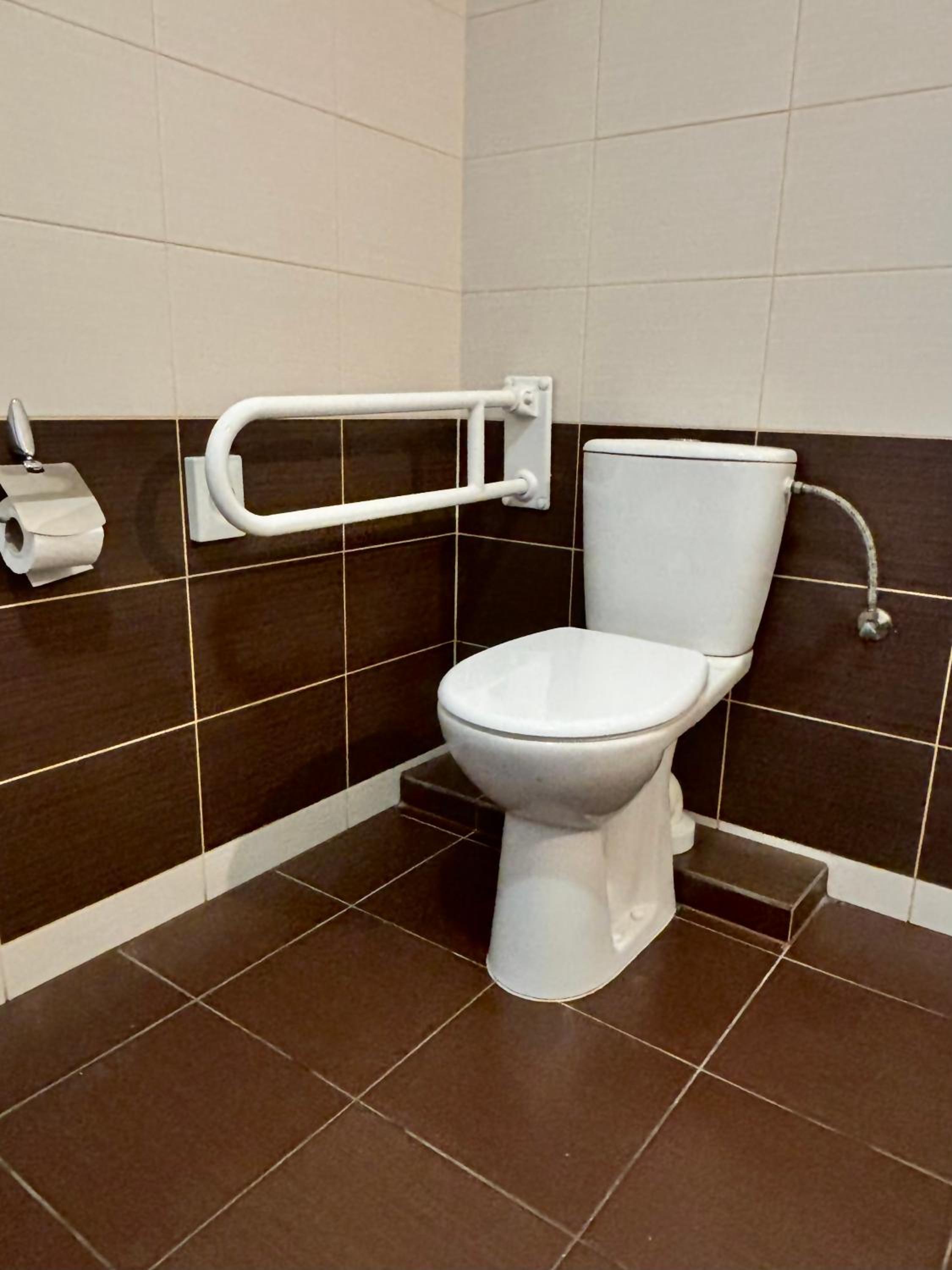 Hotel Anek, Billede 2