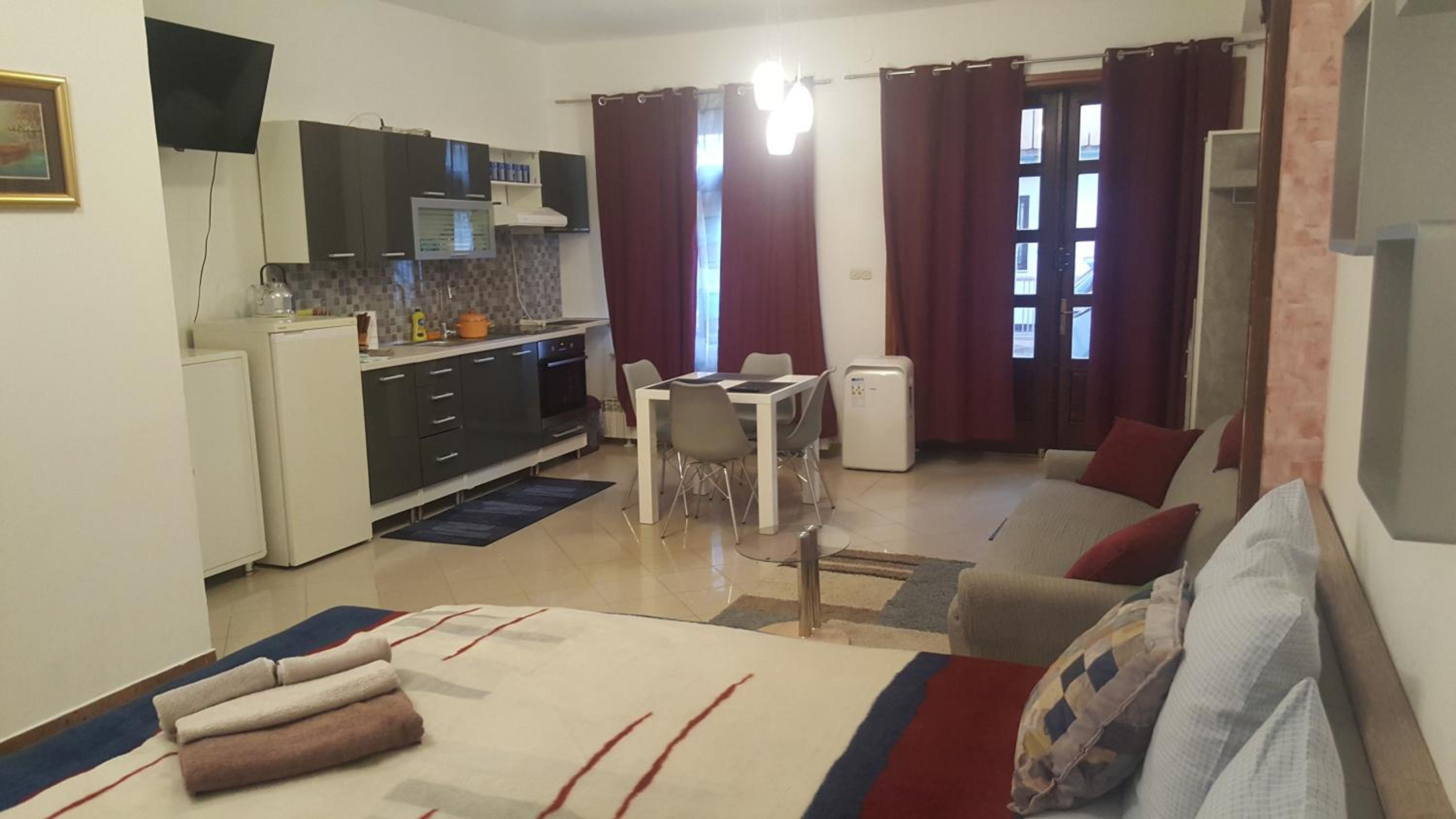 Studio Apartment