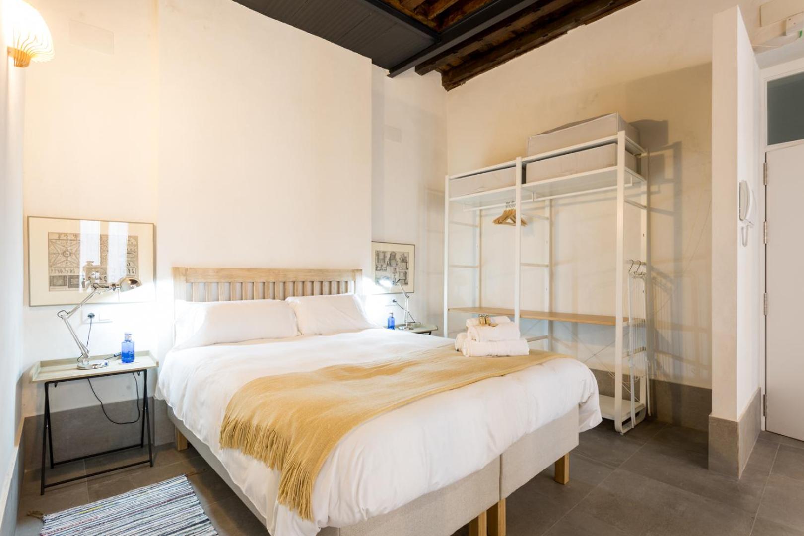Studio Apartment - second floor - Photo 14