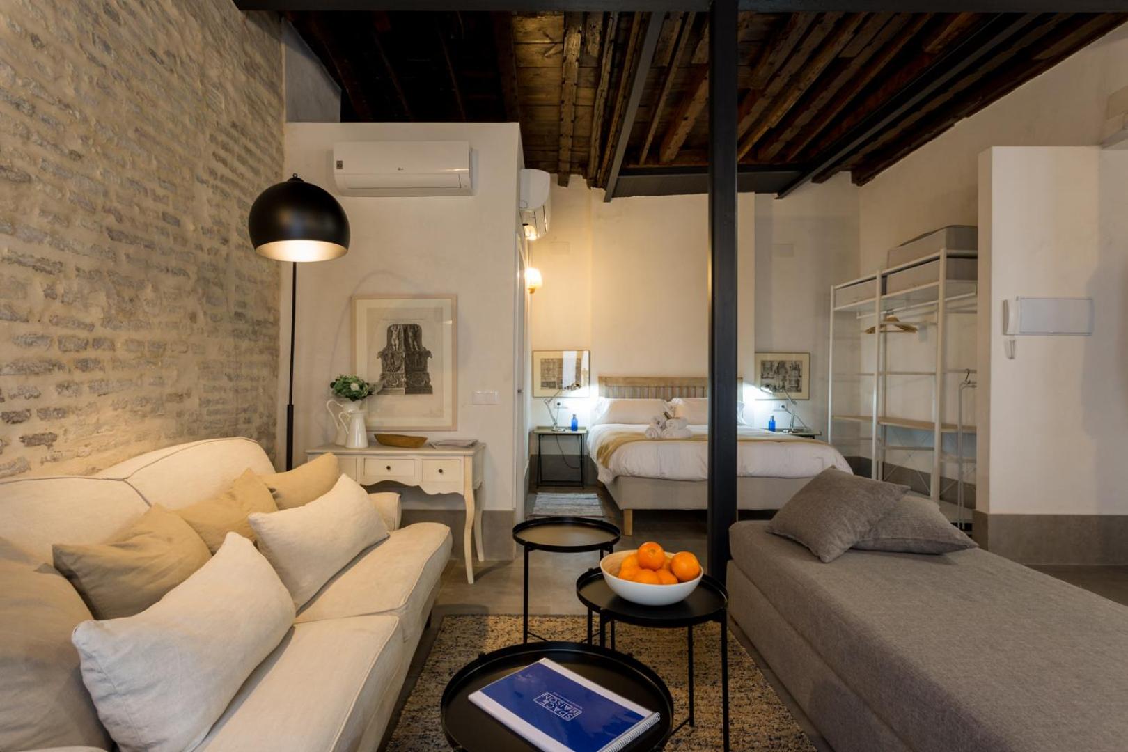 Studio Apartment - second floor - Photo 24
