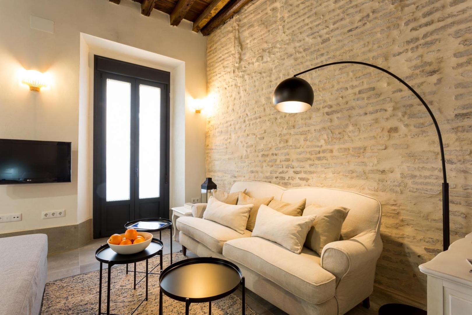 Studio Apartment - second floor - Photo 34