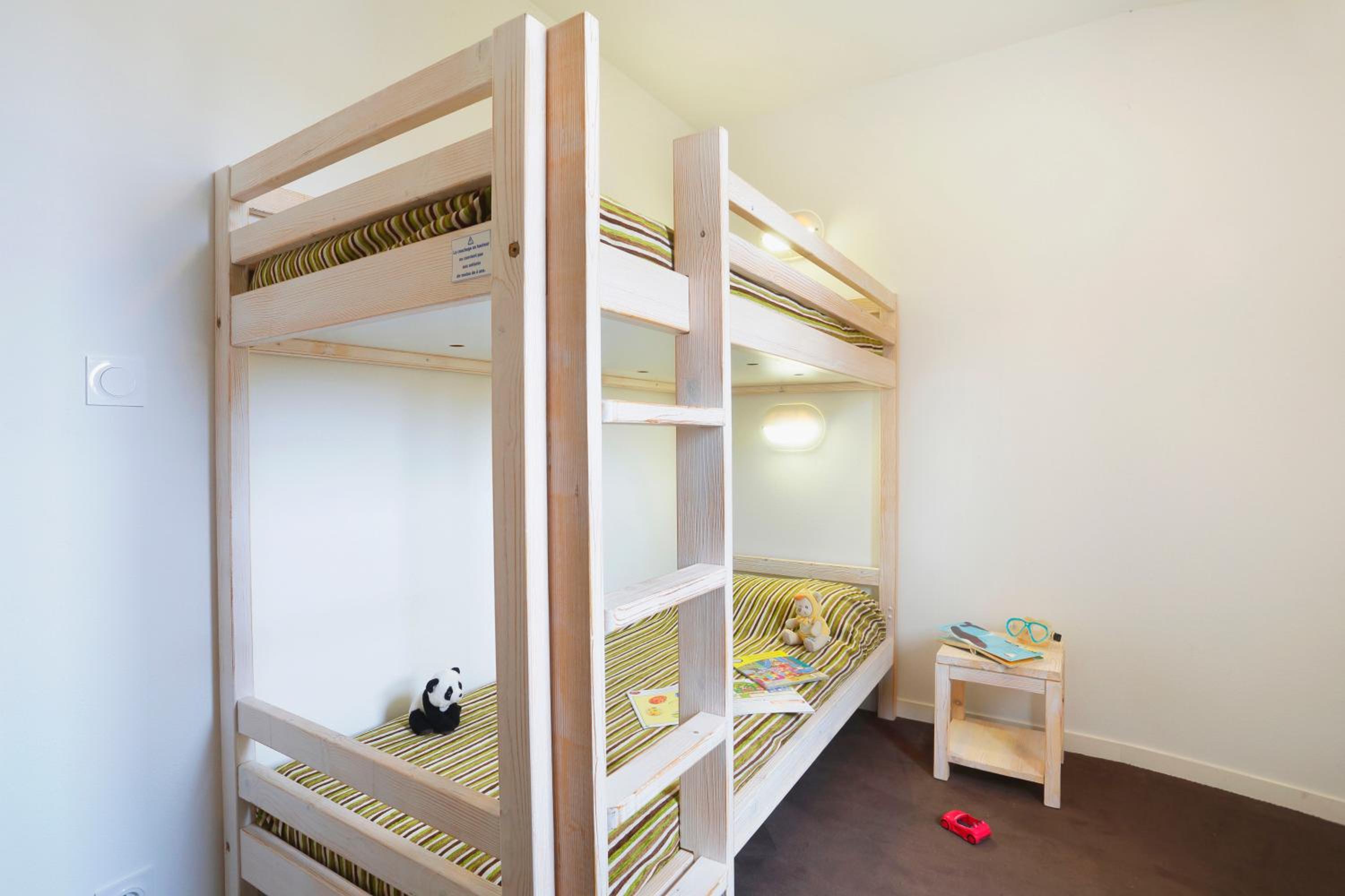 One-Bedroom Apartment (6 Adults) photo 3
