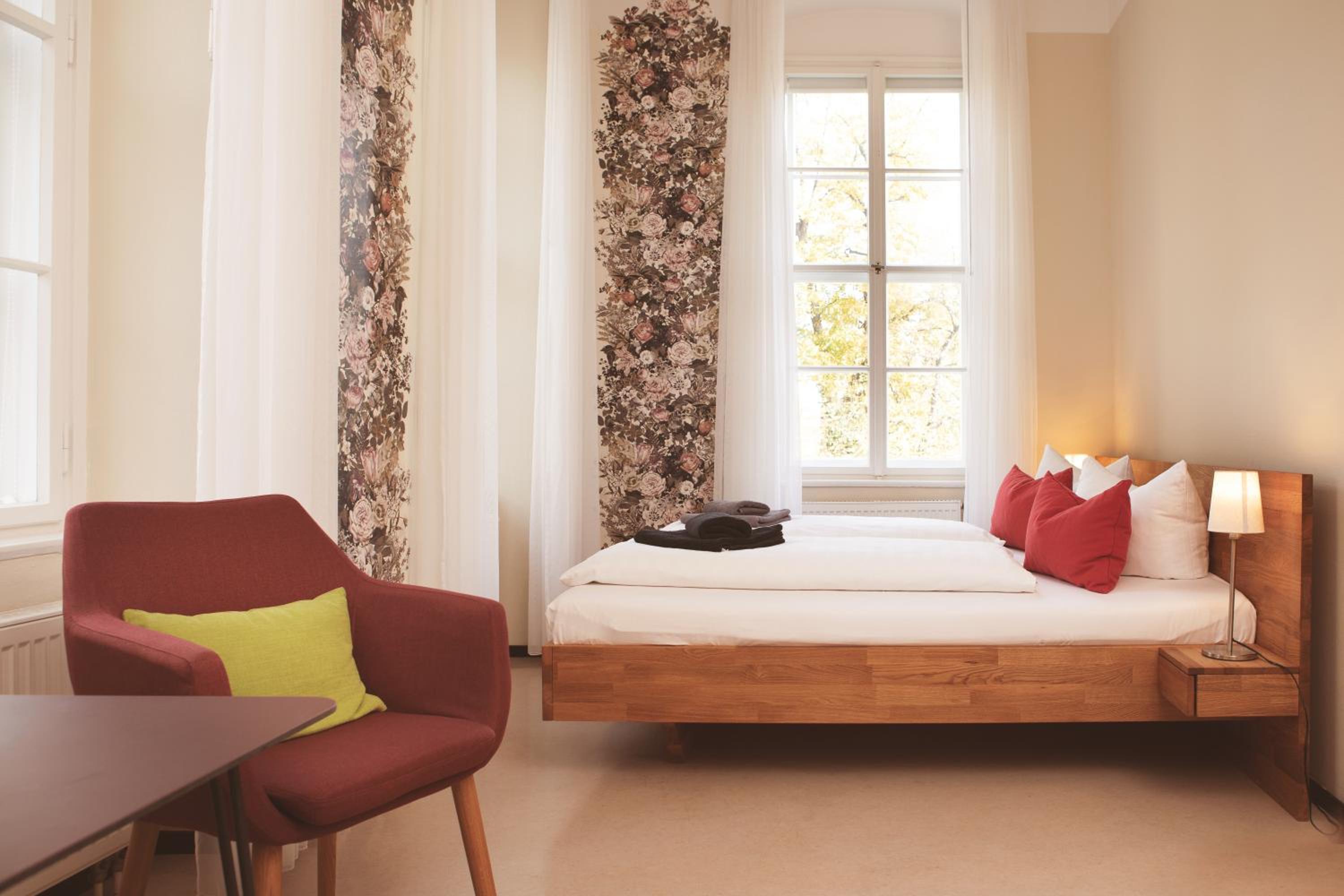 Double Room - Photo 6