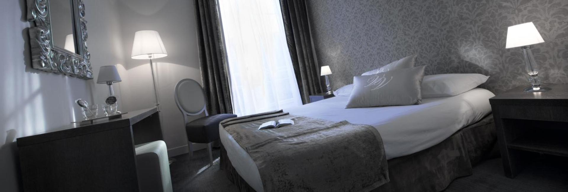 Standard Double Room with Garden View - Photo 6